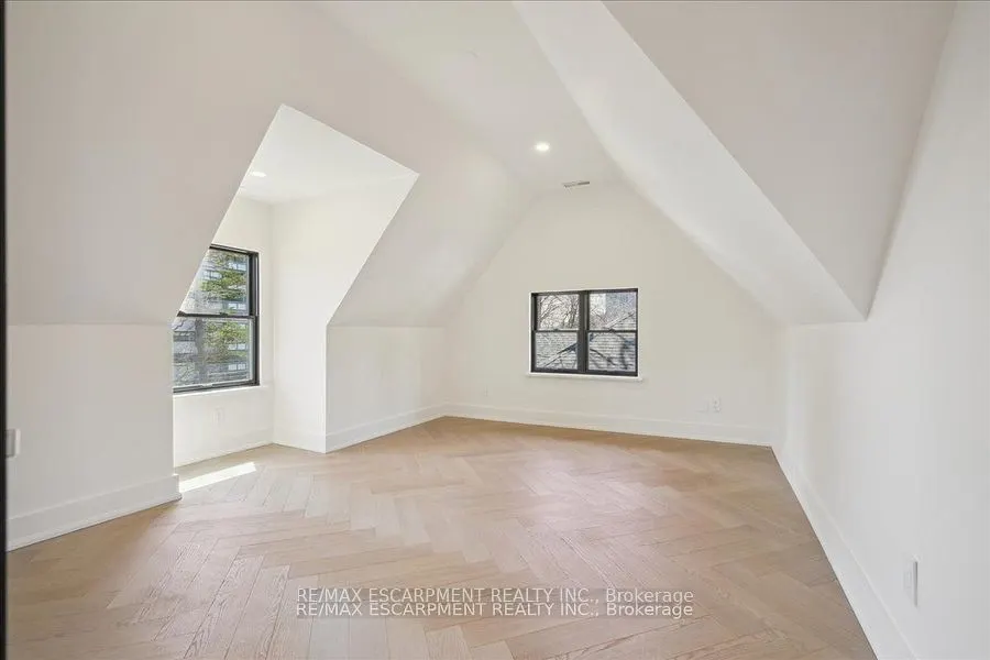 2187 Lakeshore Road