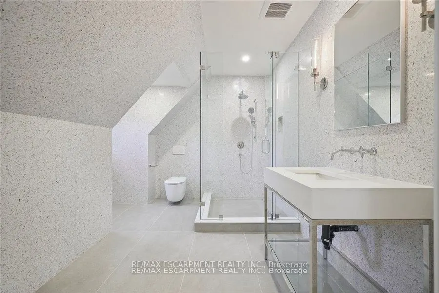 2187 Lakeshore Road