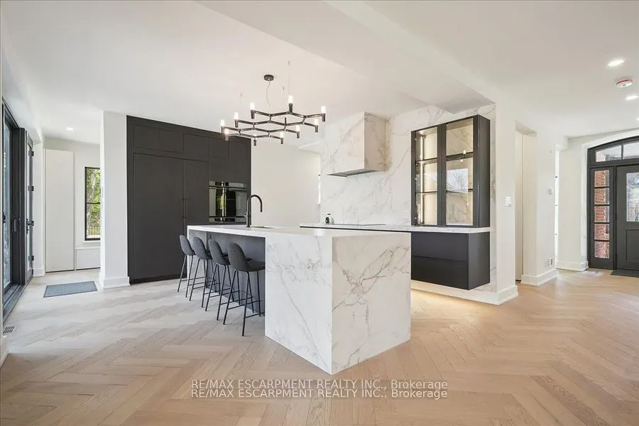 2187 Lakeshore Road