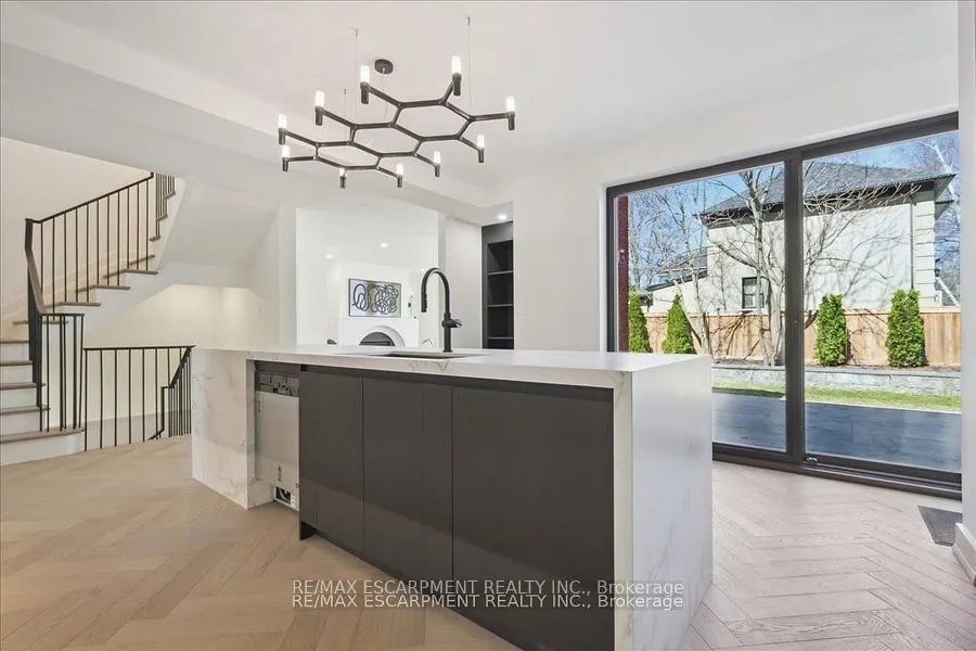 2187 Lakeshore Road