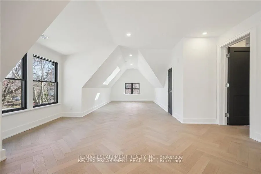 2187 Lakeshore Road