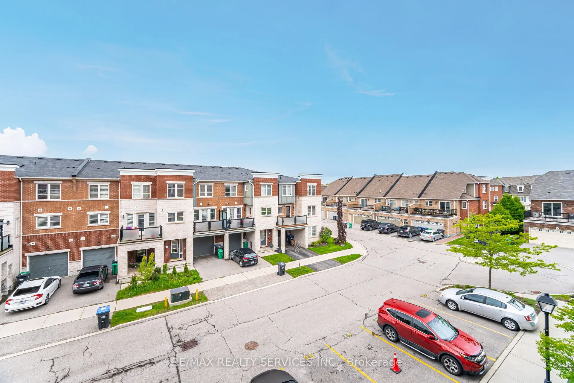 60 Baycliffe Crescent, #301