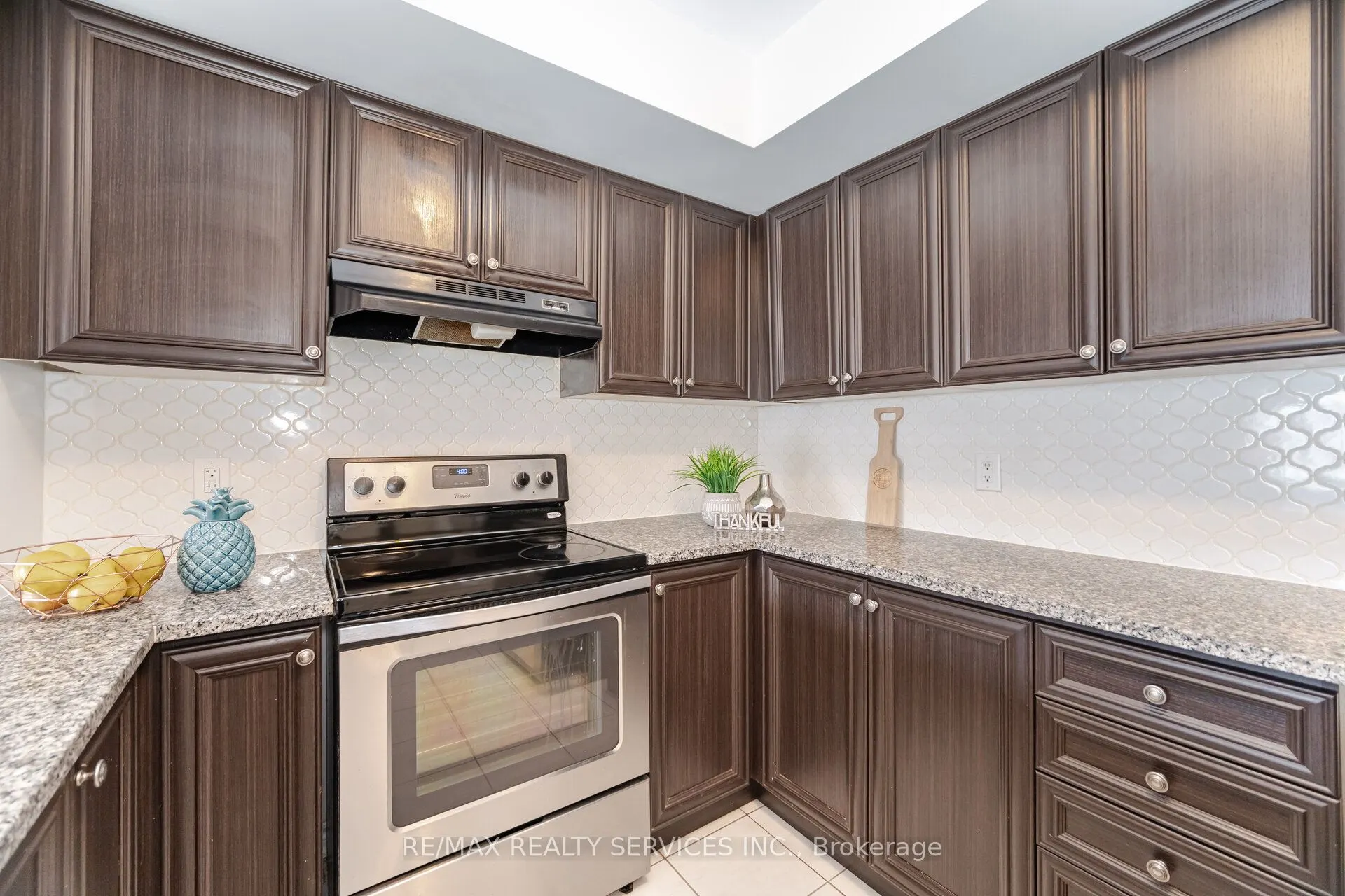 60 Baycliffe Crescent, #301