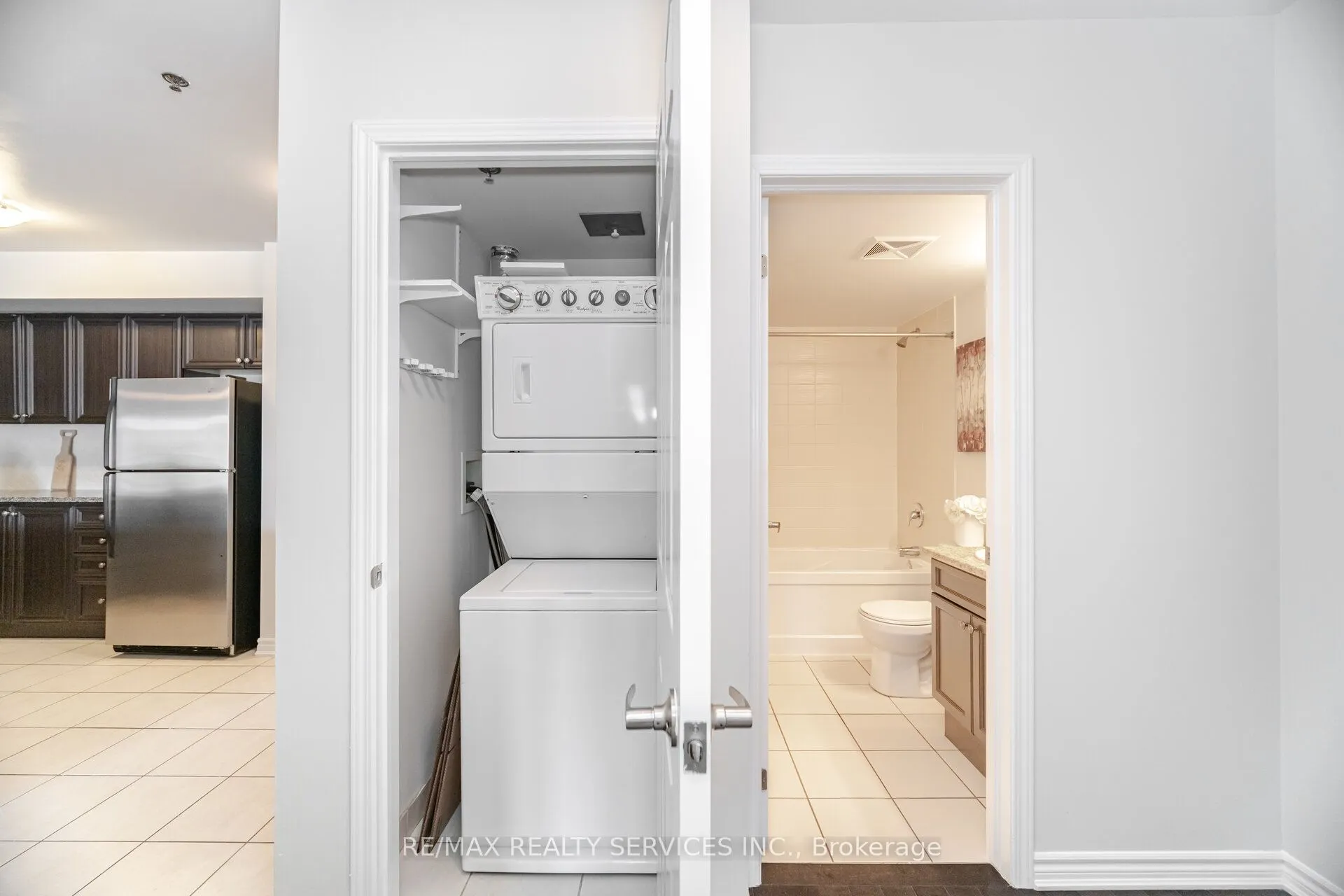 60 Baycliffe Crescent, #301