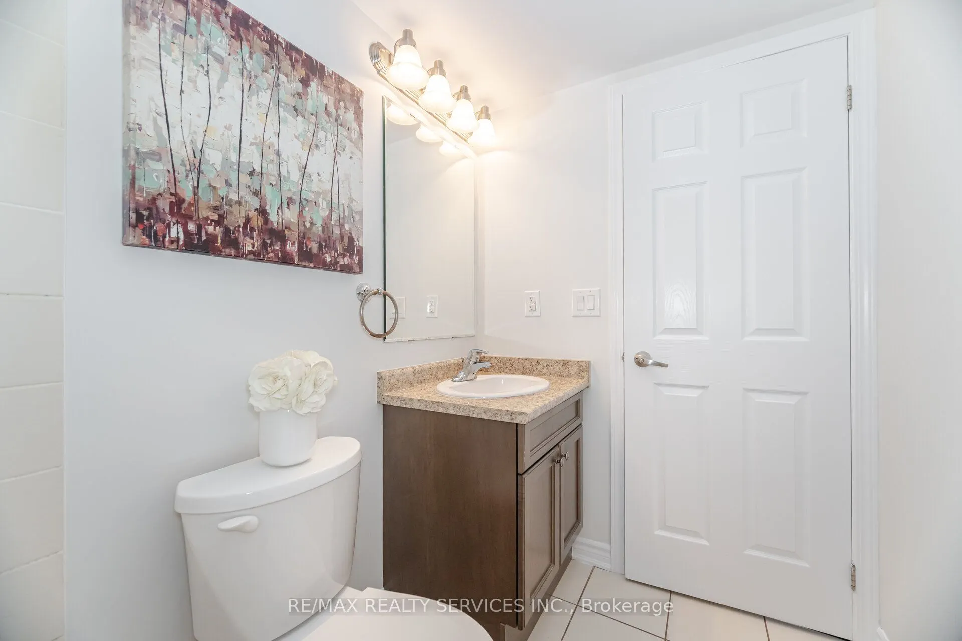 60 Baycliffe Crescent, #301