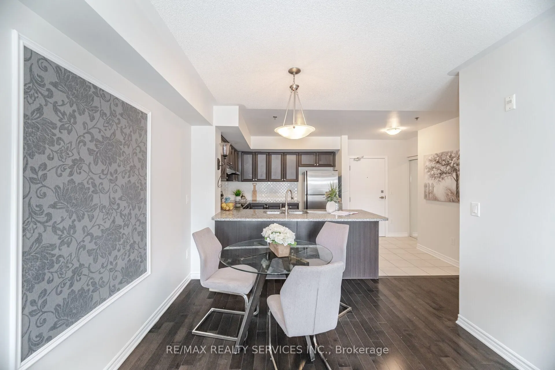 60 Baycliffe Crescent, #301