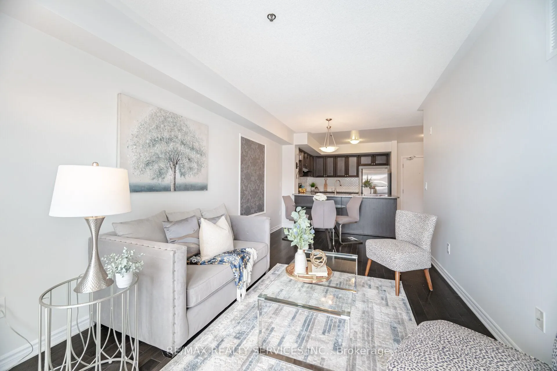 60 Baycliffe Crescent, #301