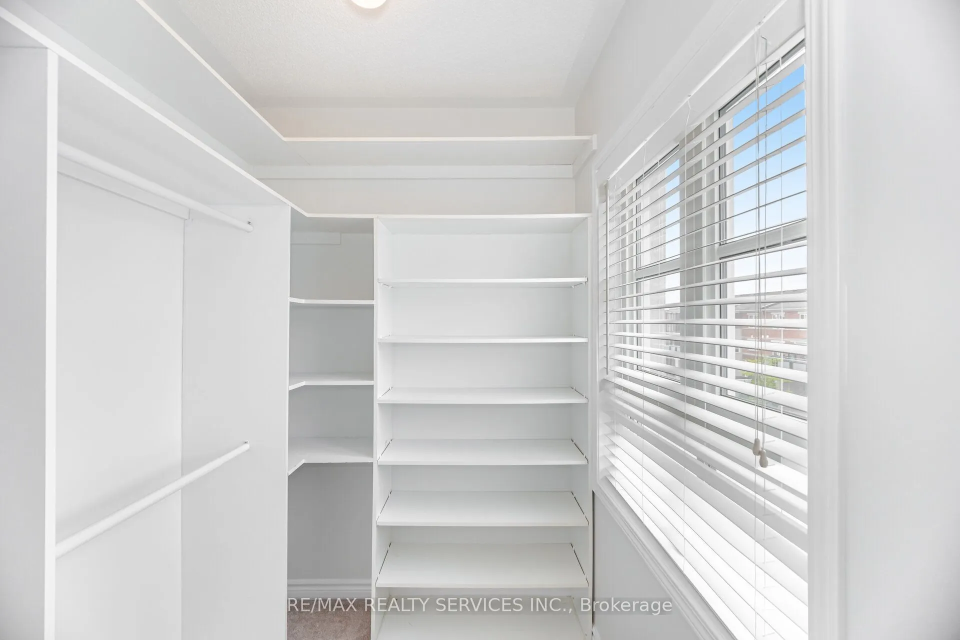 60 Baycliffe Crescent, #301