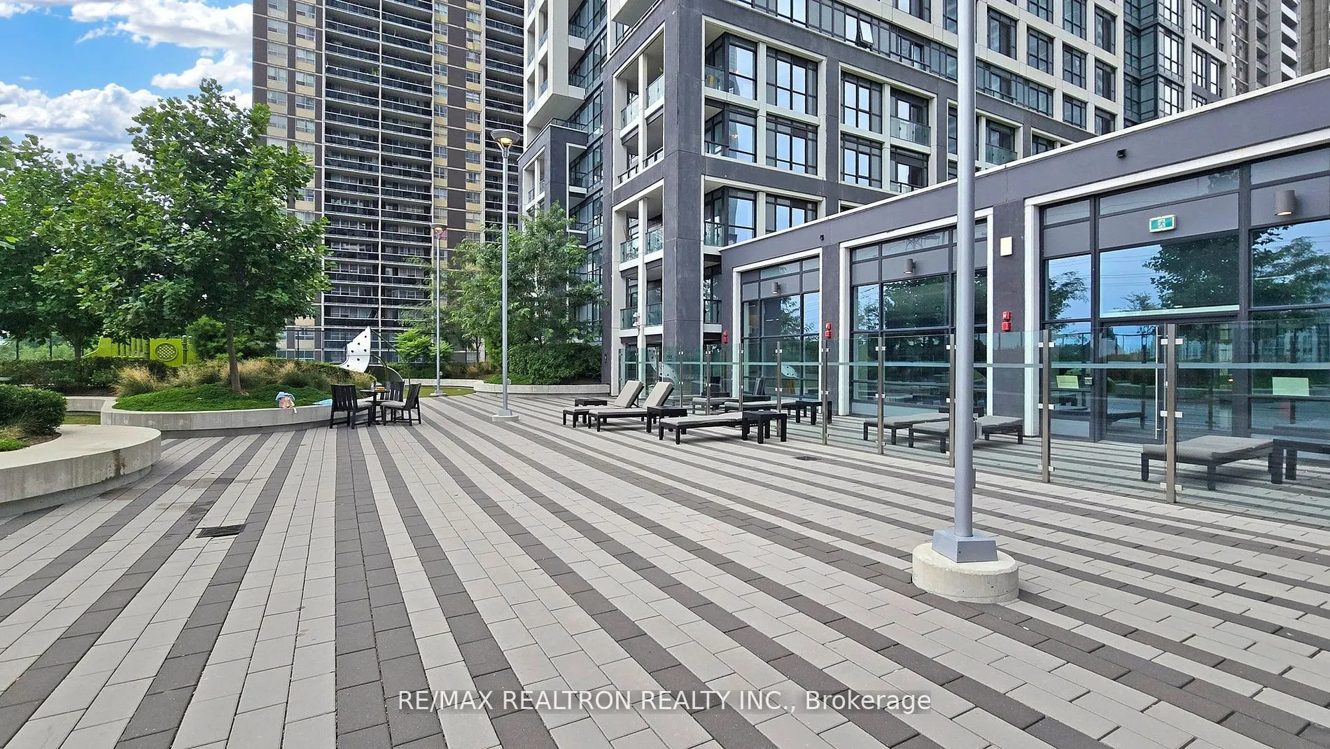 7 Mabelle Avenue, #308A