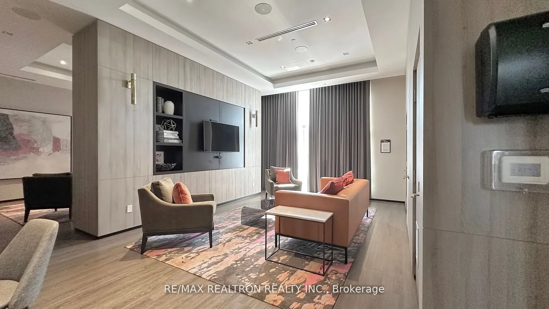 7 Mabelle Avenue, #308A