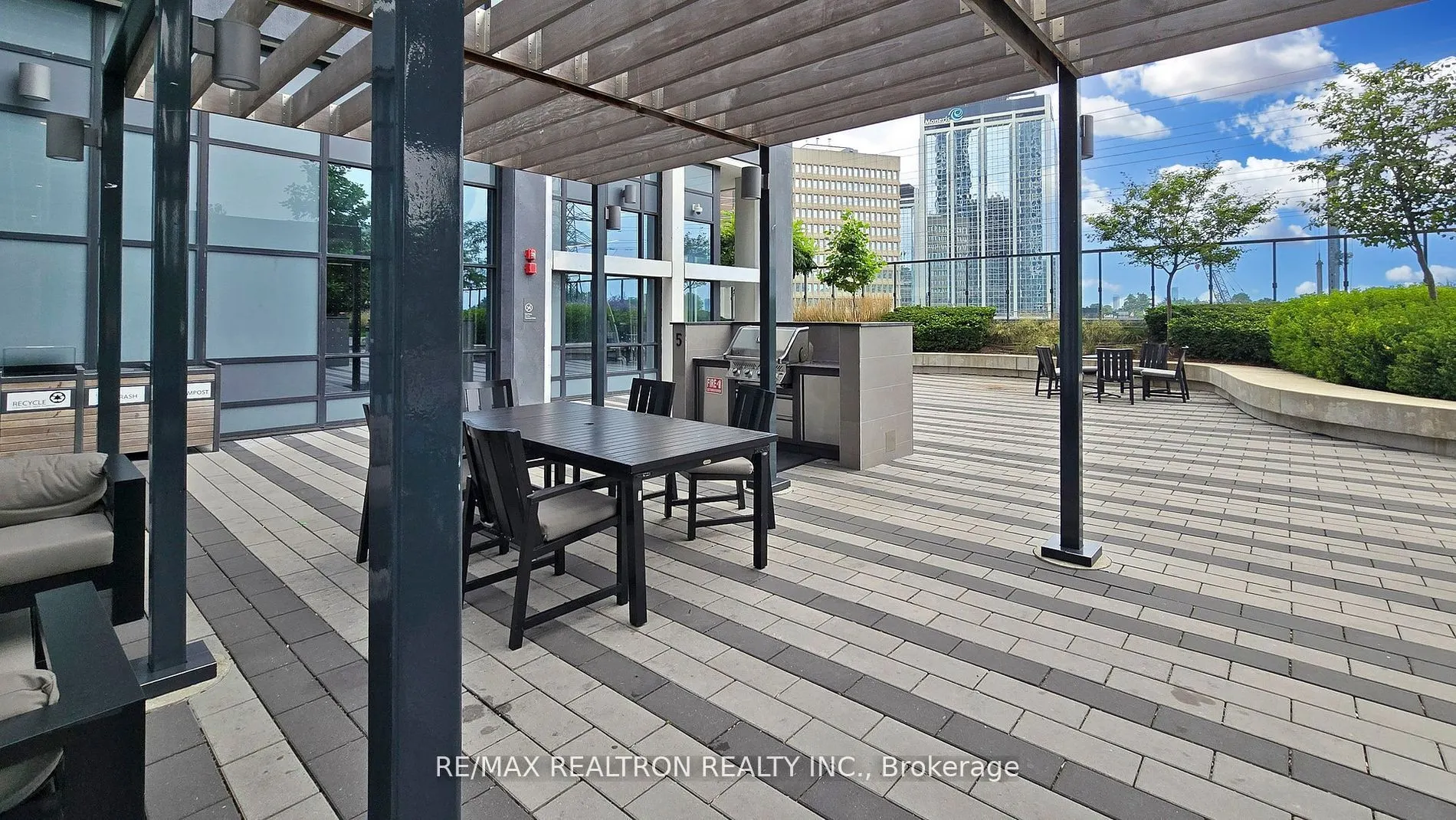 7 Mabelle Avenue, #308A