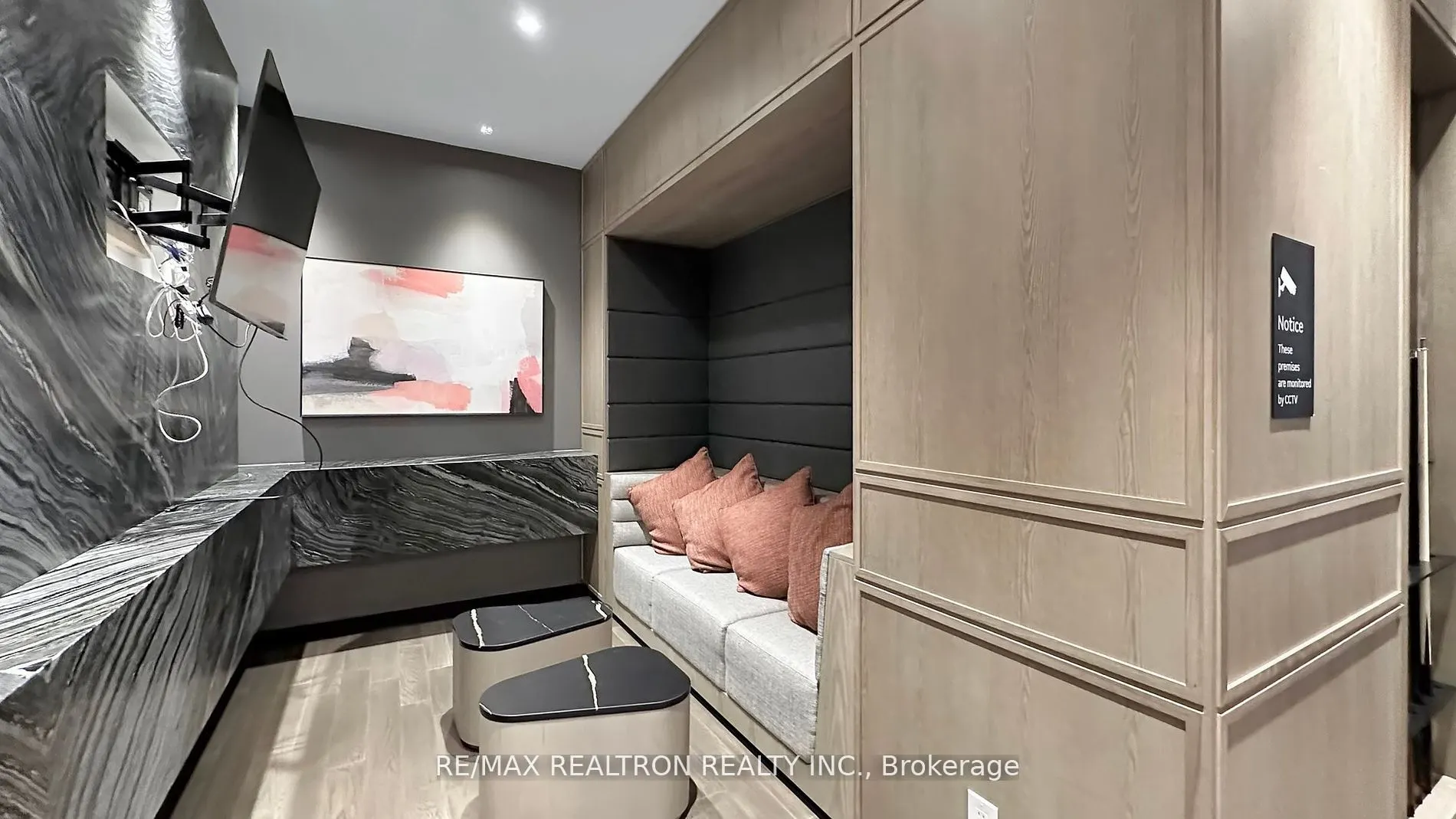 7 Mabelle Avenue, #308A