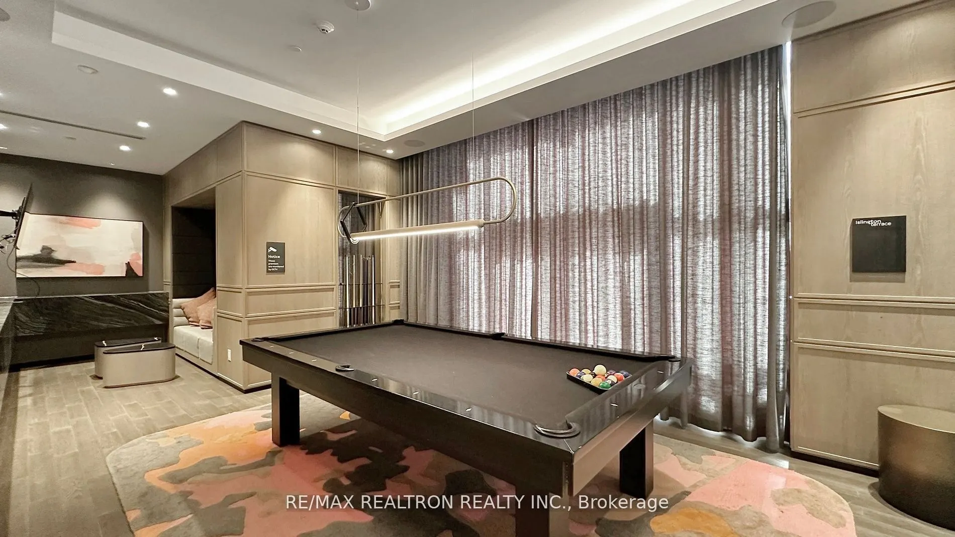 7 Mabelle Avenue, #308A