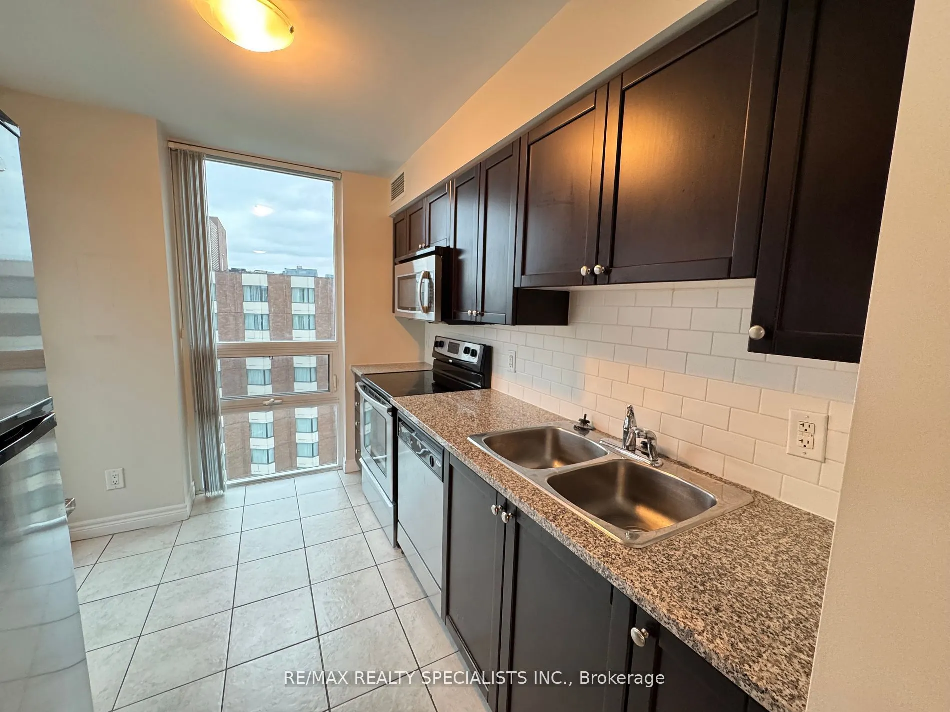 208 Enfield Place, #1508