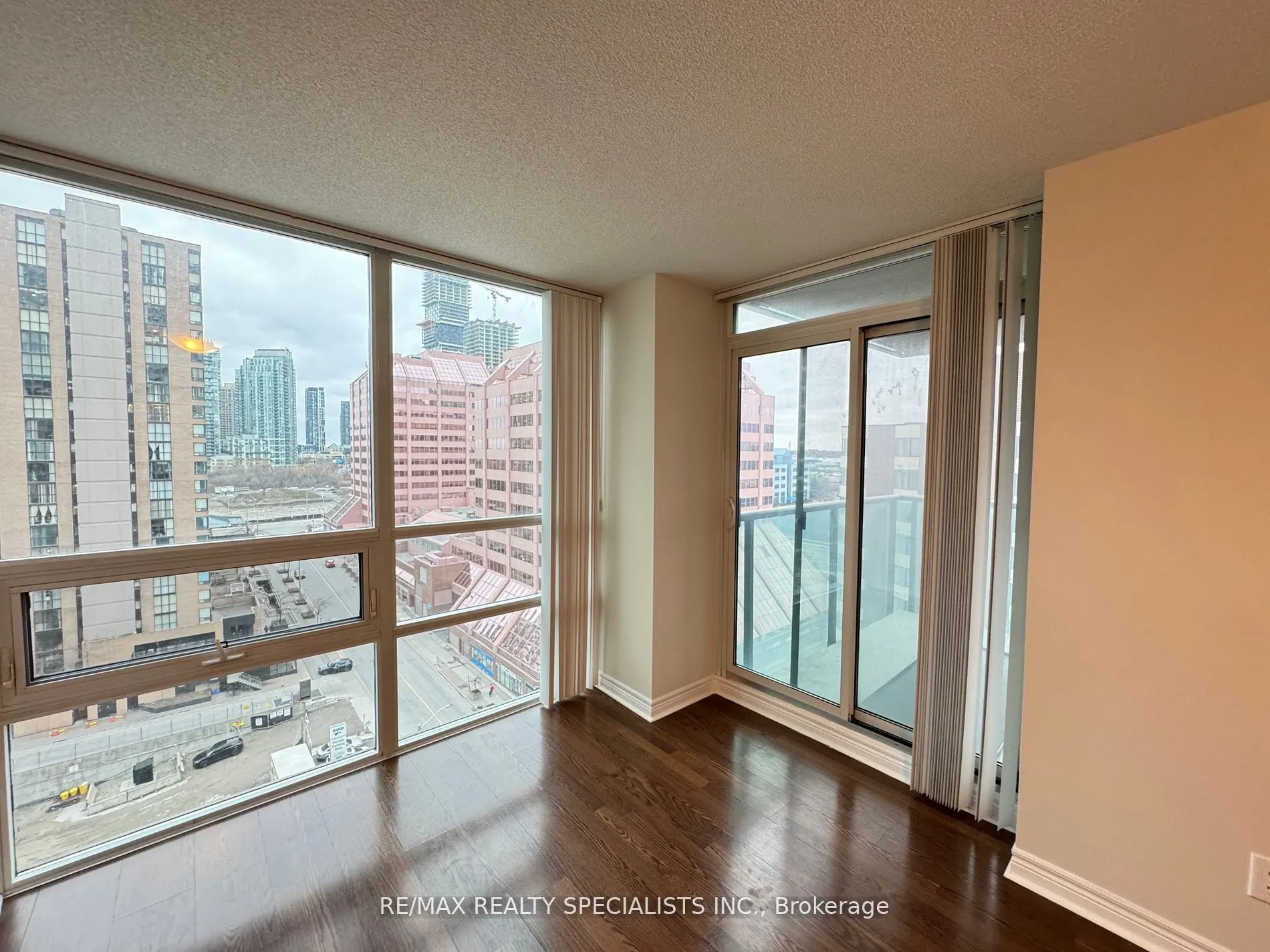 208 Enfield Place, #1508