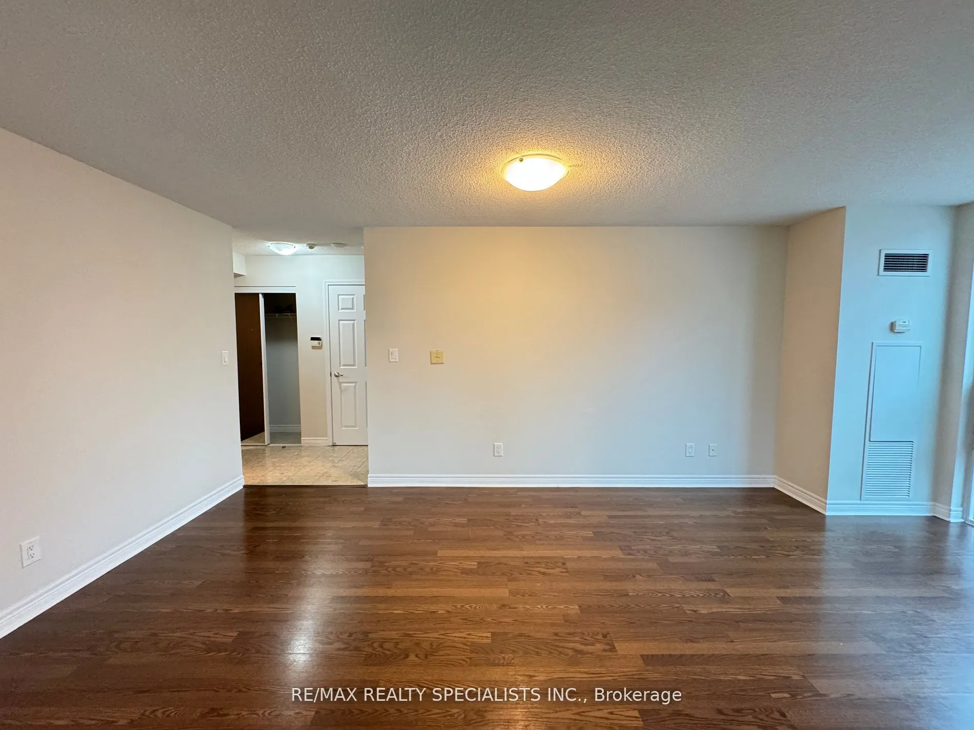 208 Enfield Place, #1508