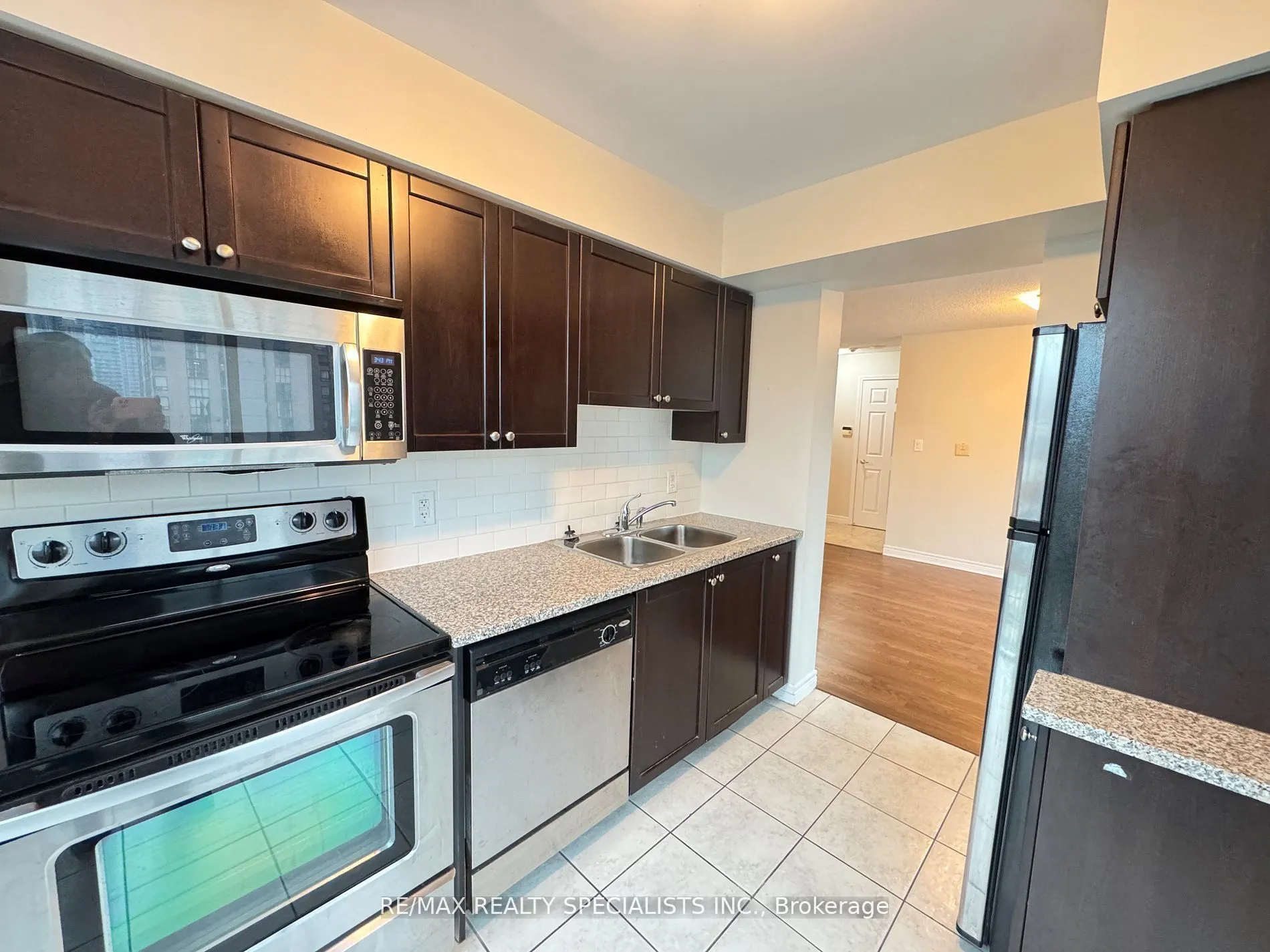 208 Enfield Place, #1508