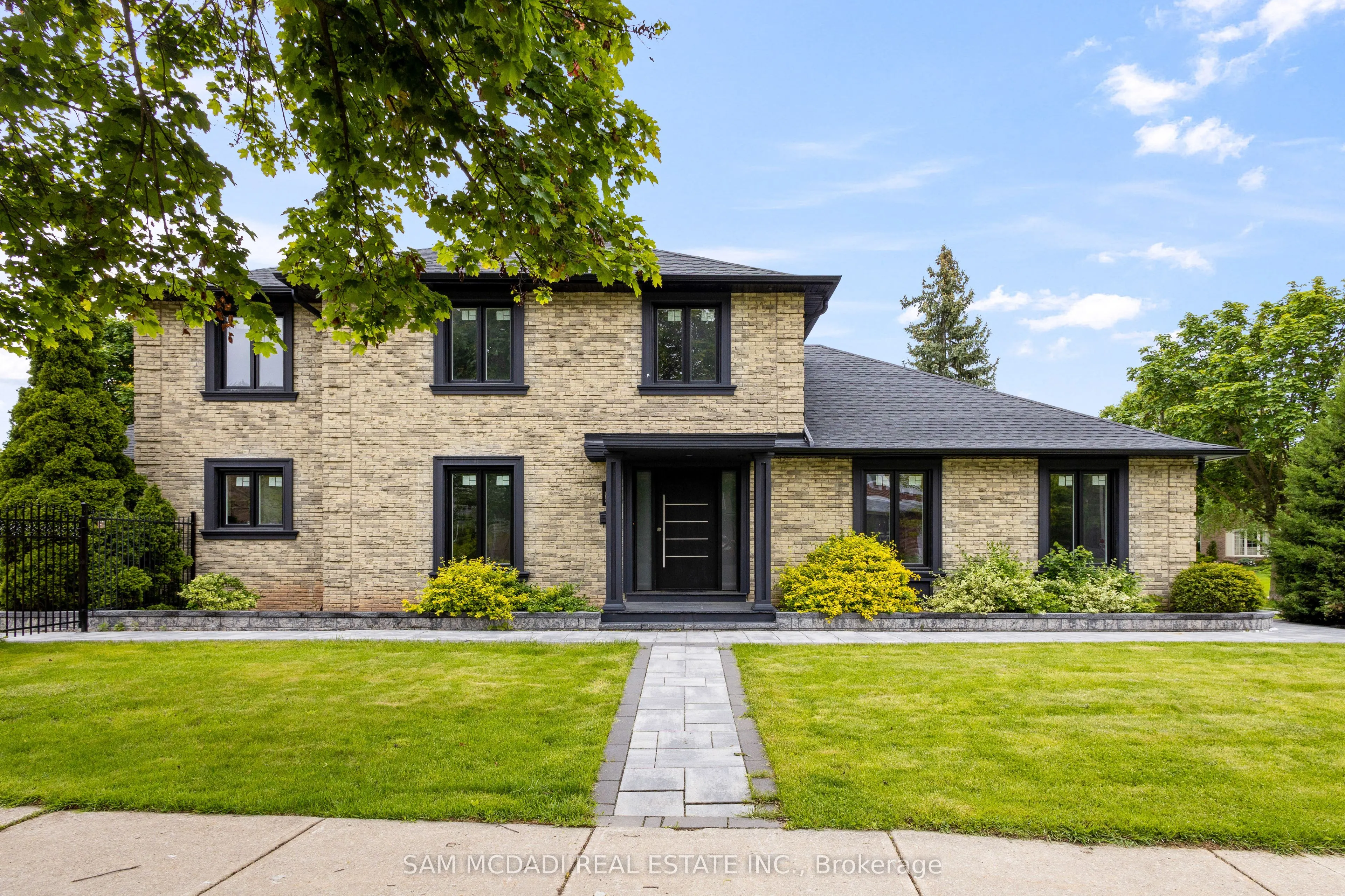 2535 Robin Drive