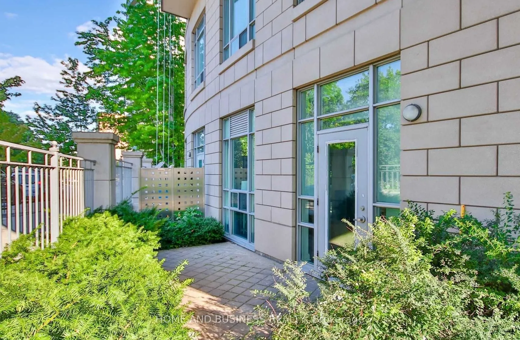 80 Absolute Avenue #101