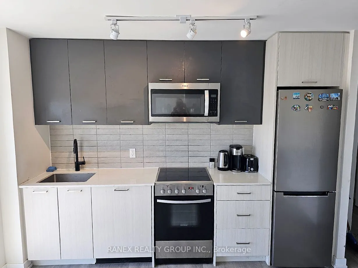2300 St. Clair Avenue W, #808