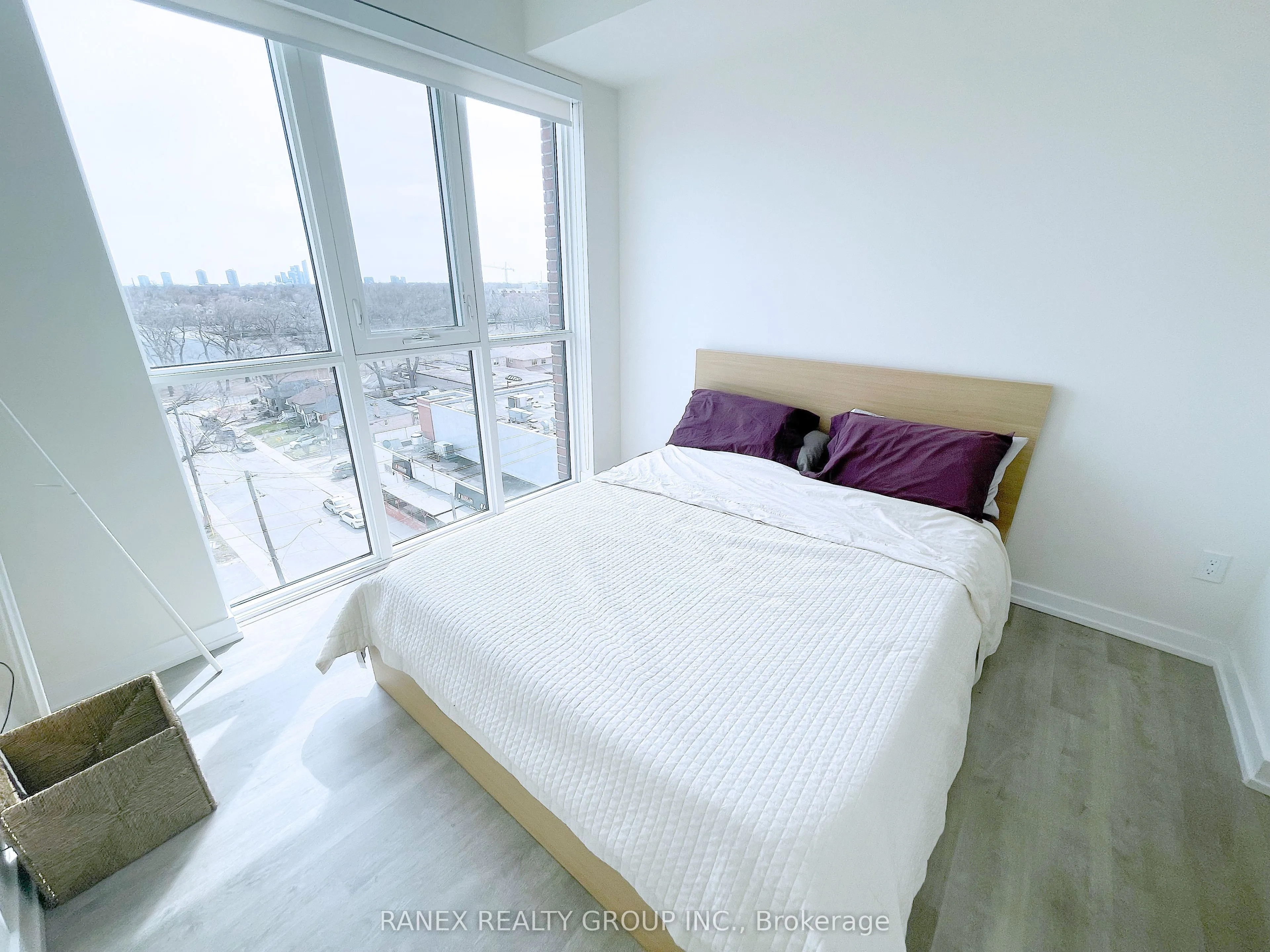 2300 St. Clair Avenue W, #808