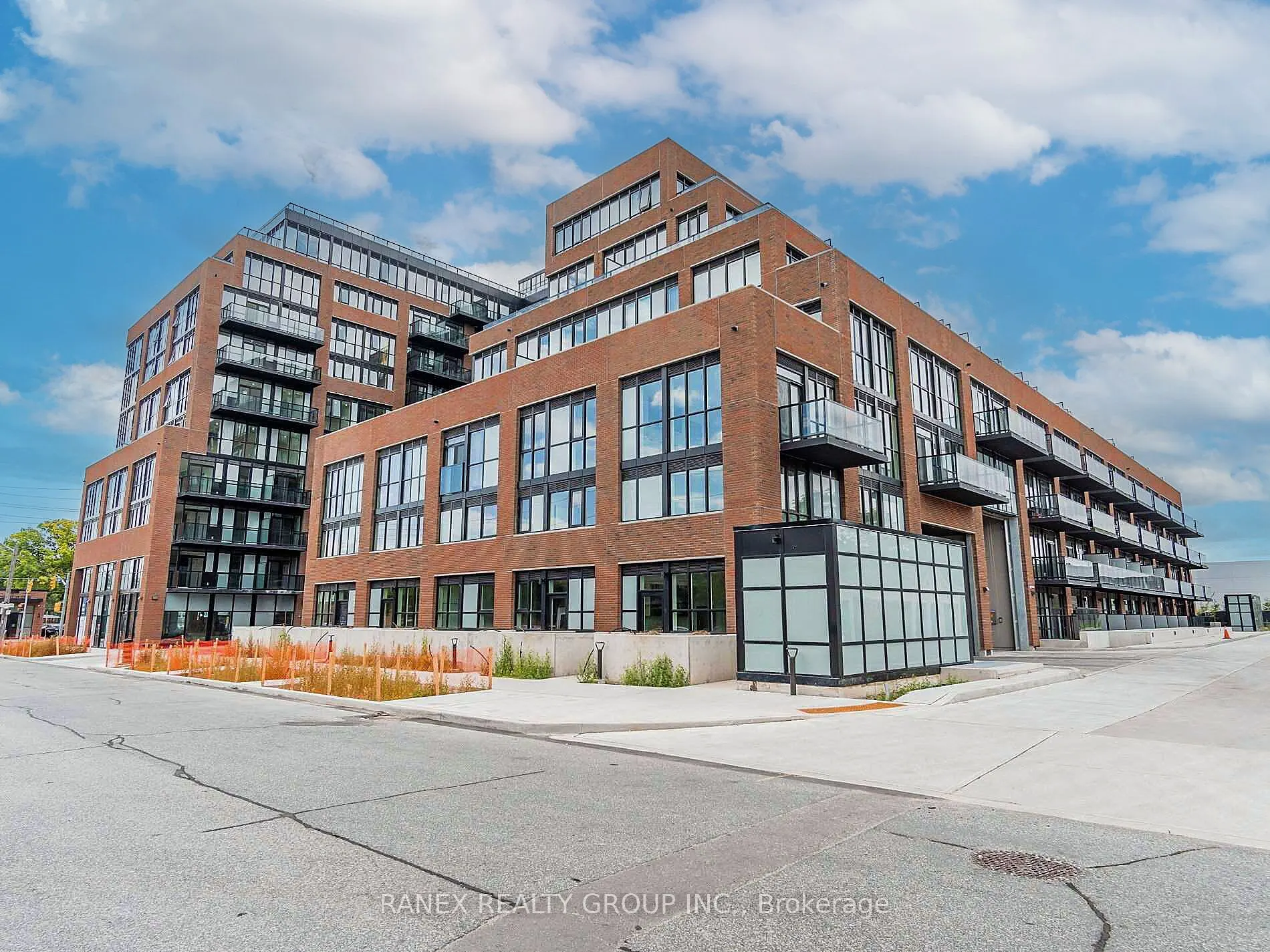2300 St. Clair Avenue W, #808