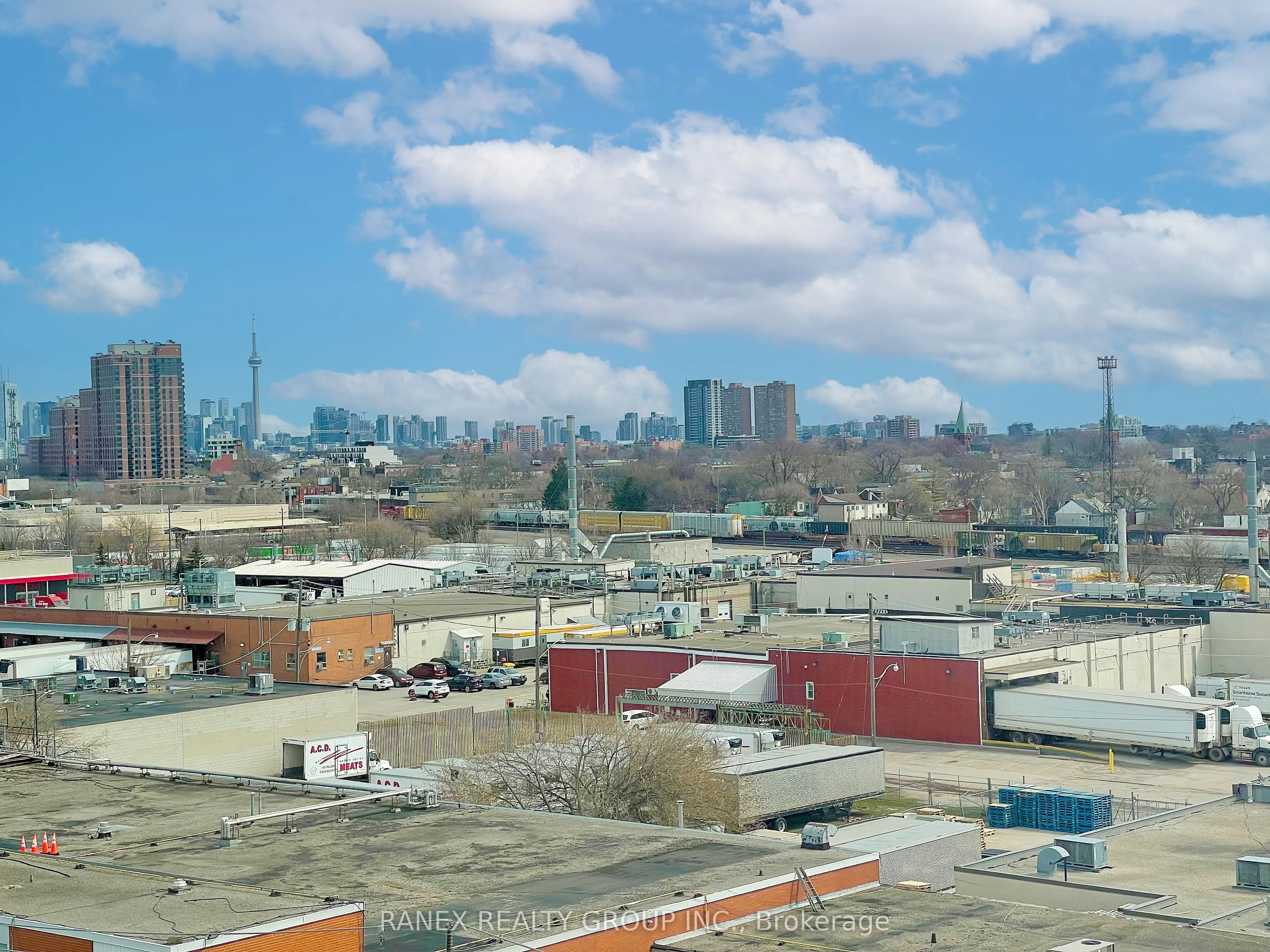 2300 St. Clair Avenue W, #808