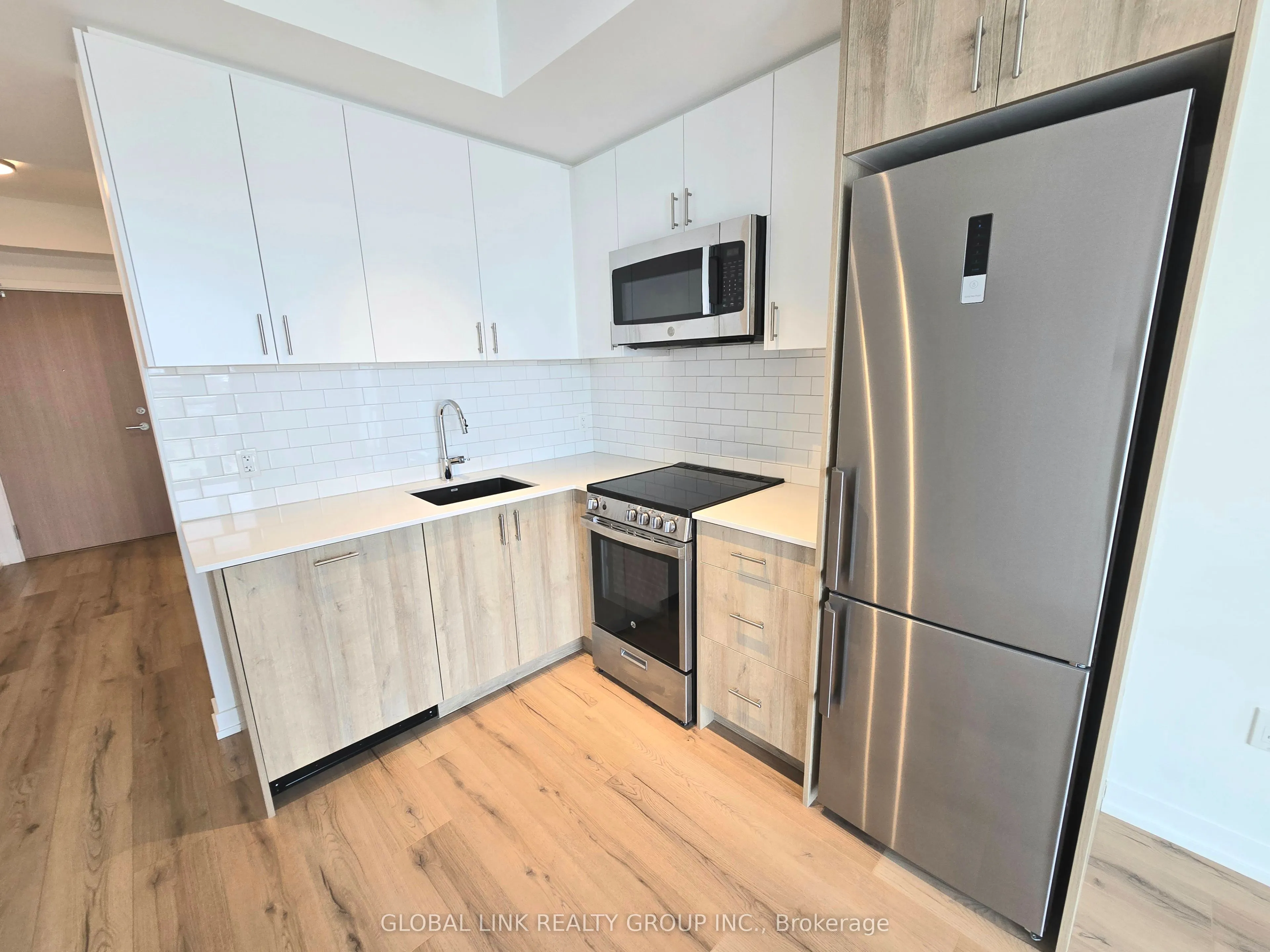 1195 The Queensway Way, #501