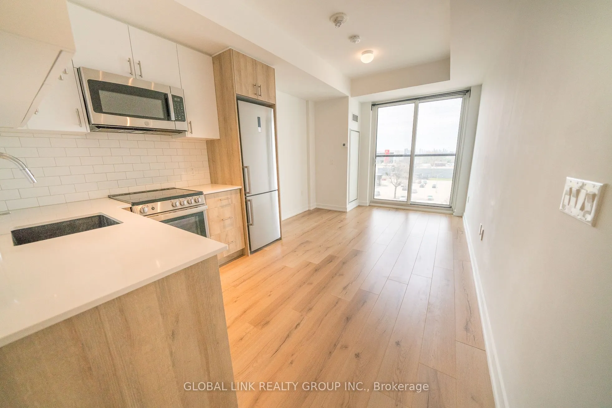 1195 The Queensway Way, #501