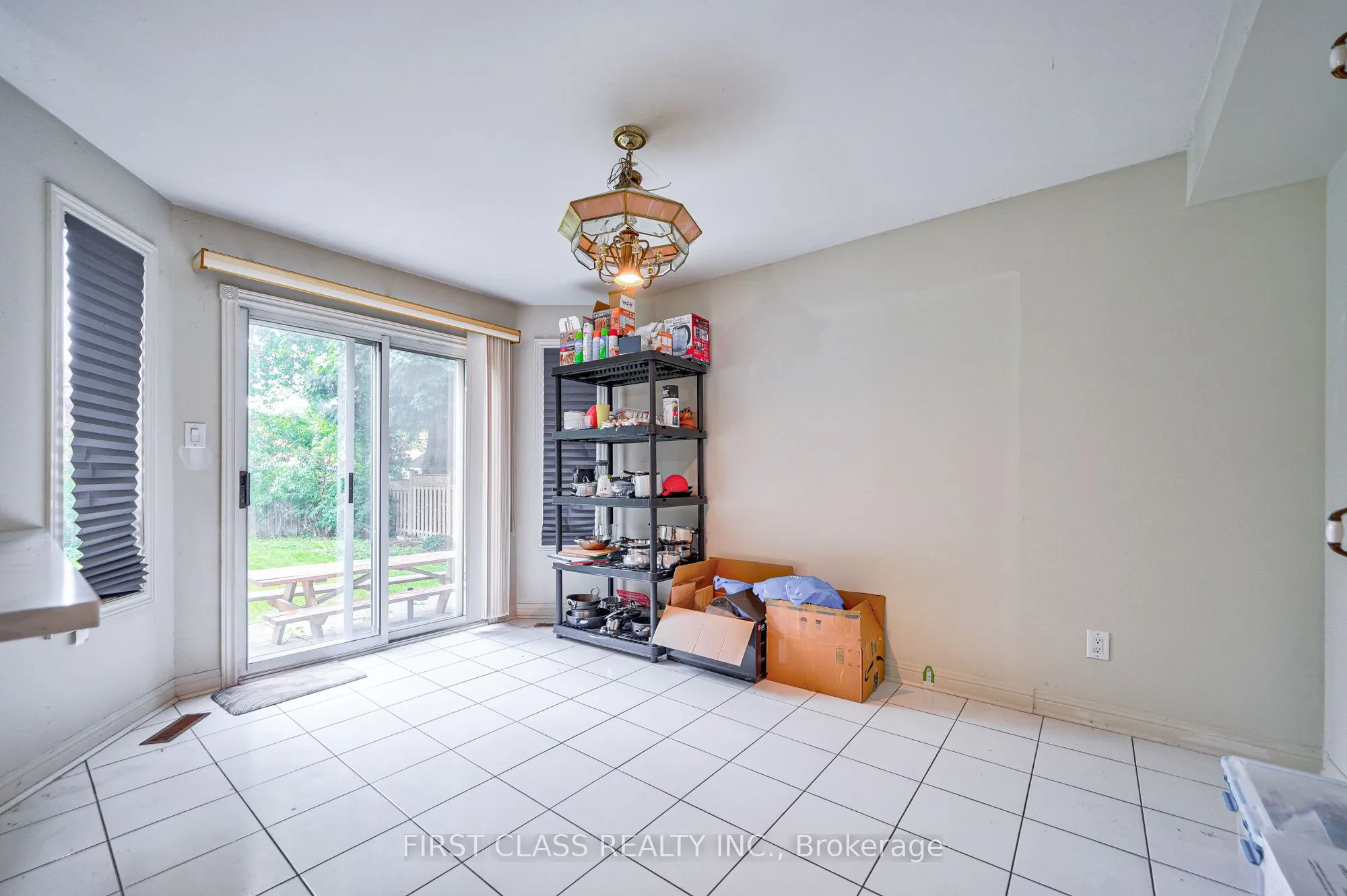 3309 Loyalist Drive, #Main & Upper