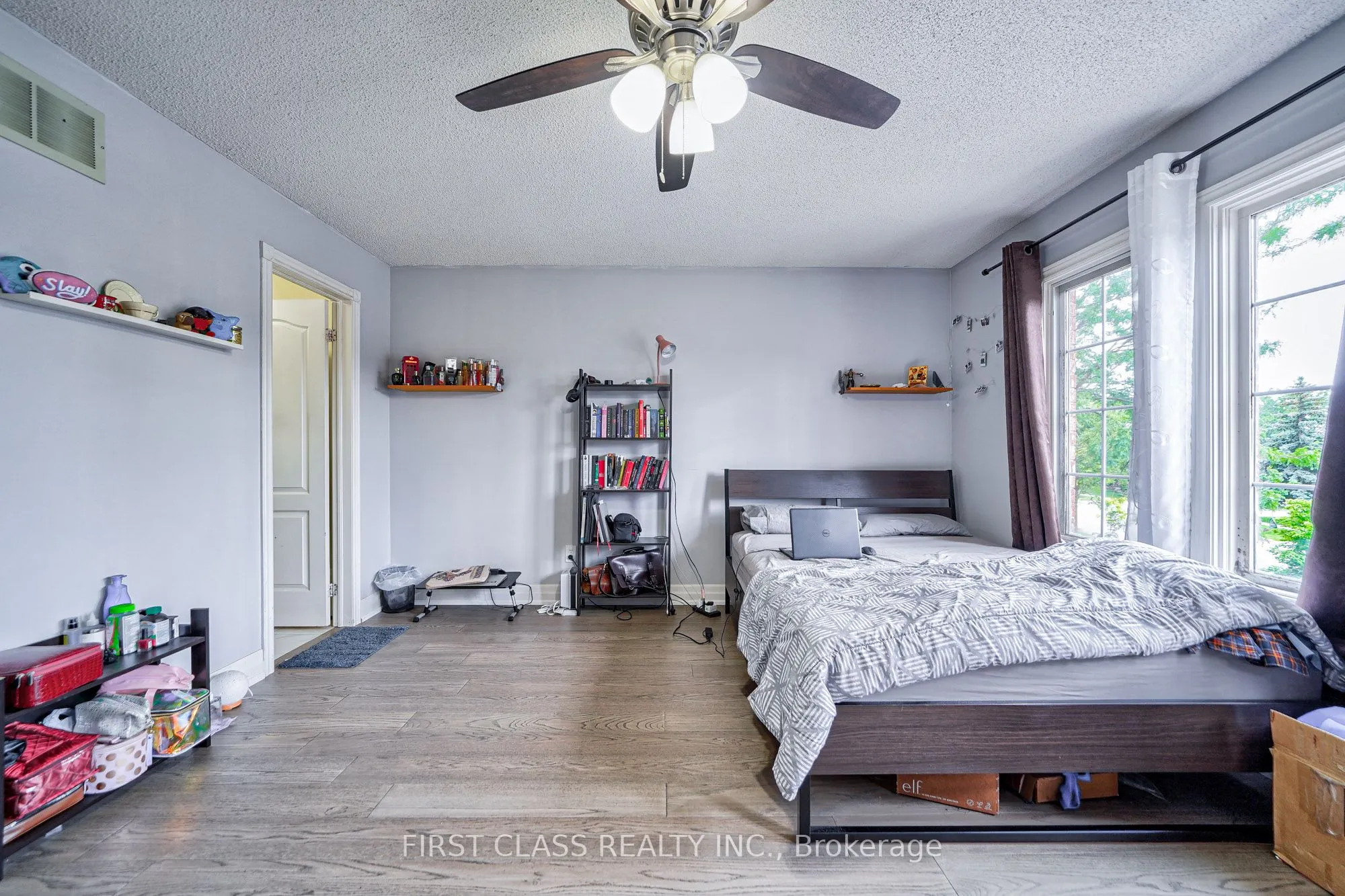 3309 Loyalist Drive, #Main & Upper