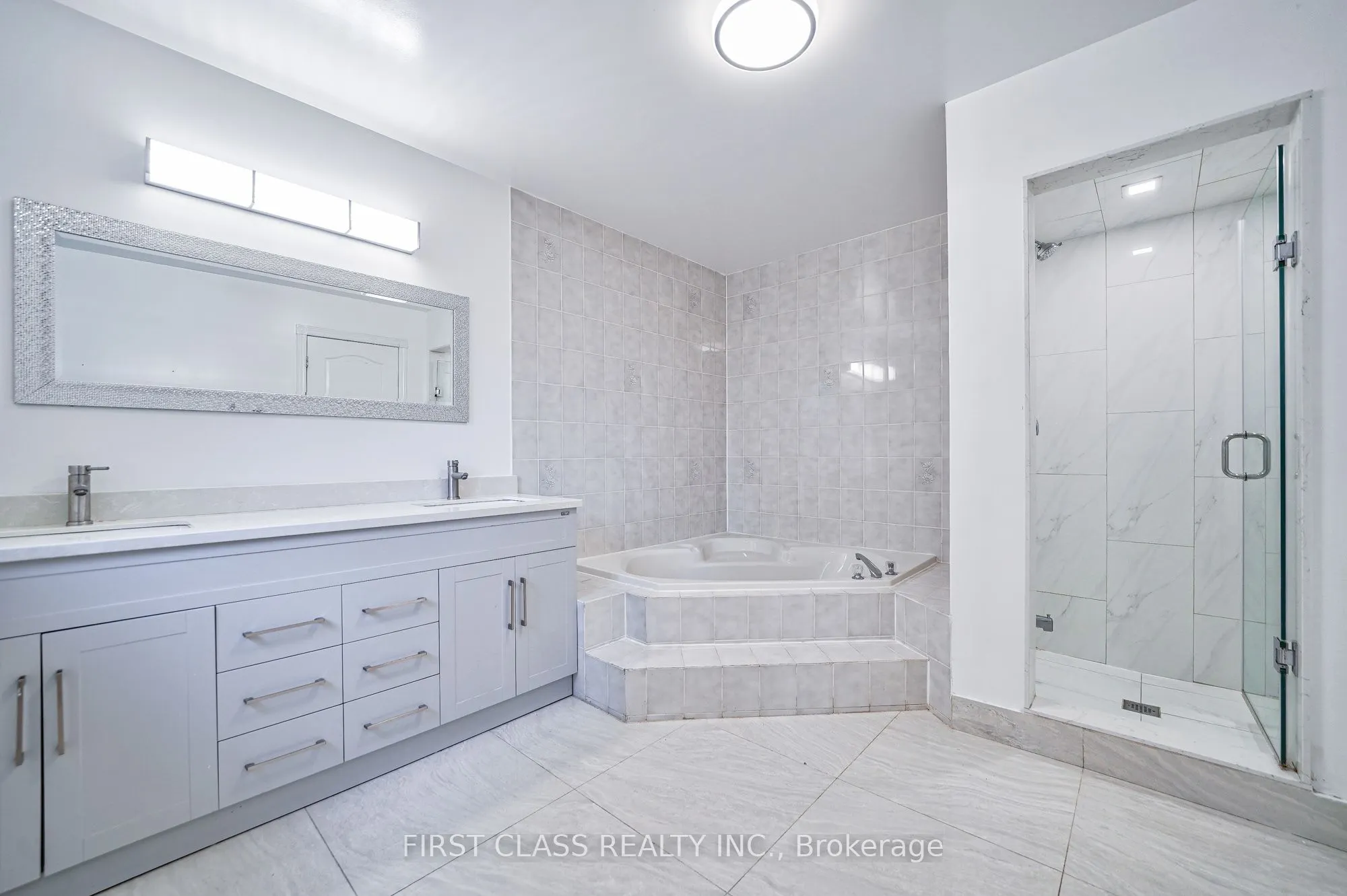 3309 Loyalist Drive, #Main & Upper