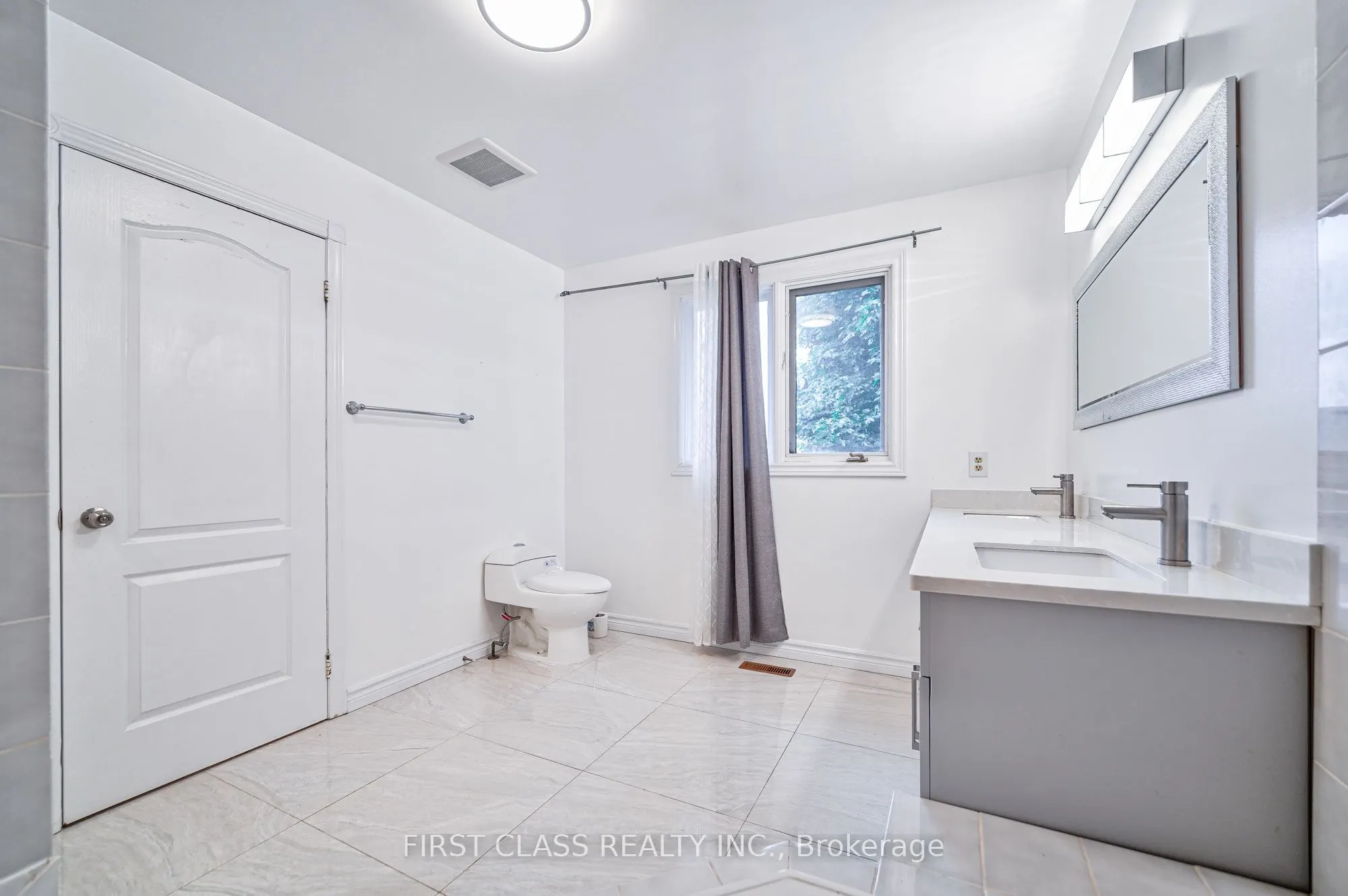 3309 Loyalist Drive, #Main & Upper