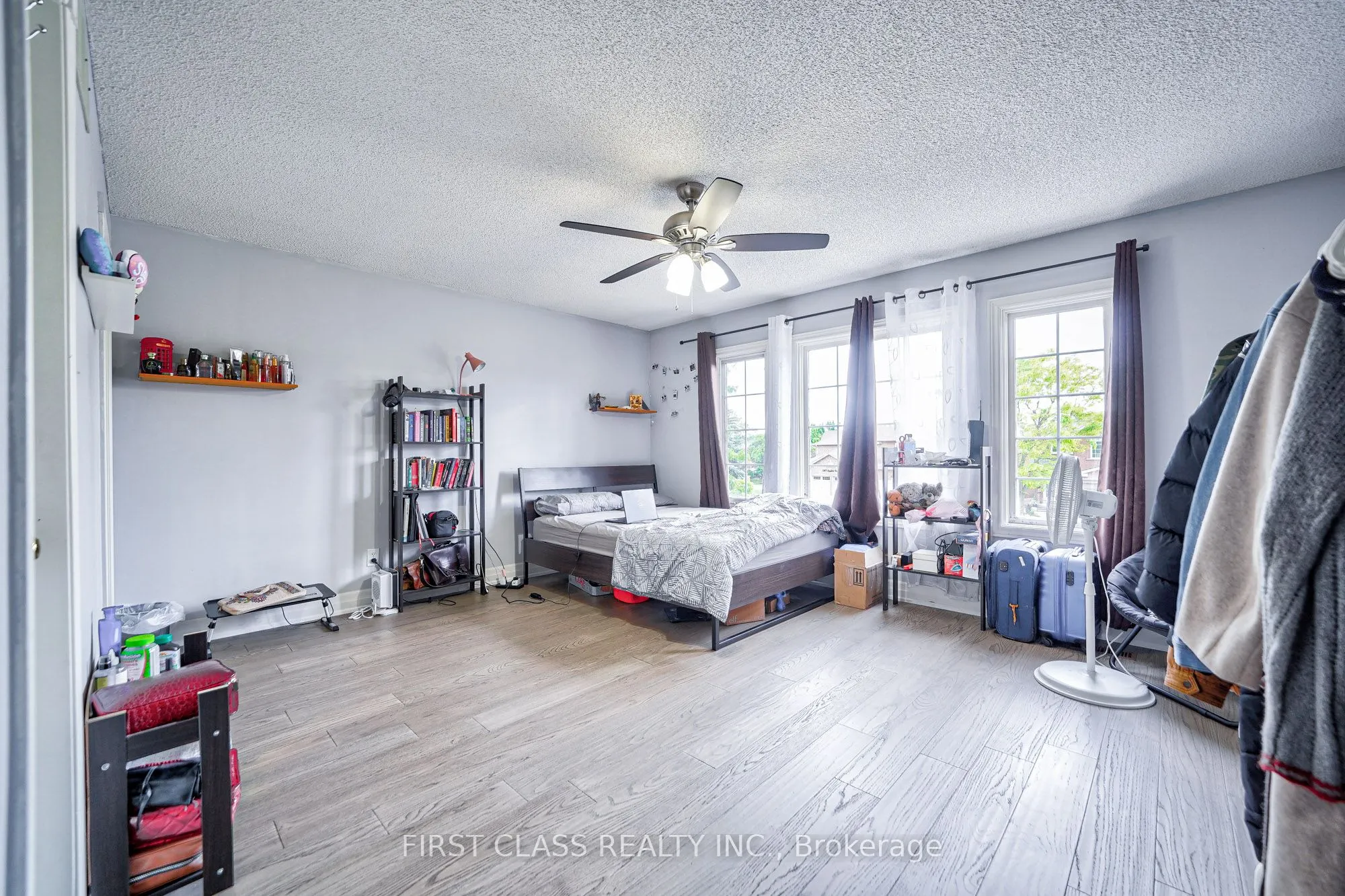 3309 Loyalist Drive, #Main & Upper