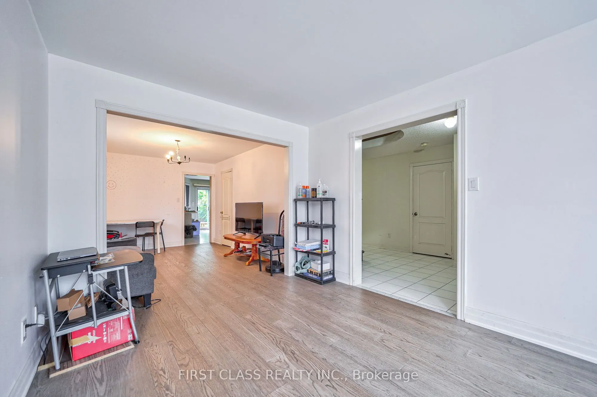 3309 Loyalist Drive, #Main & Upper