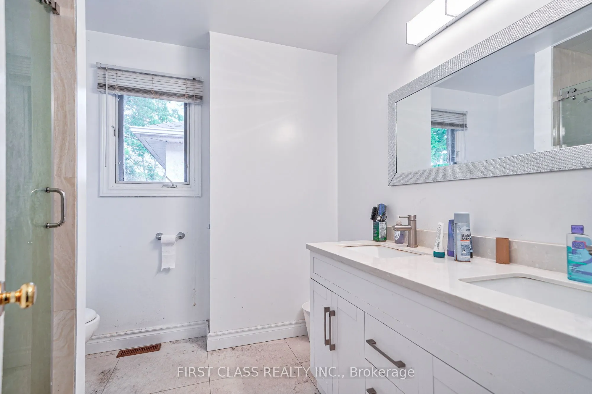 3309 Loyalist Drive, #Main & Upper