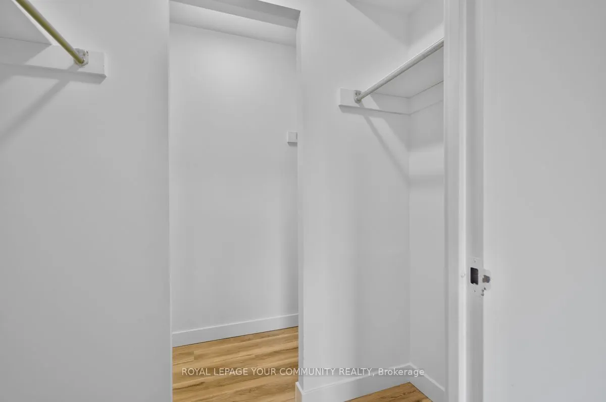 1535 Lakeshore Road E, #205