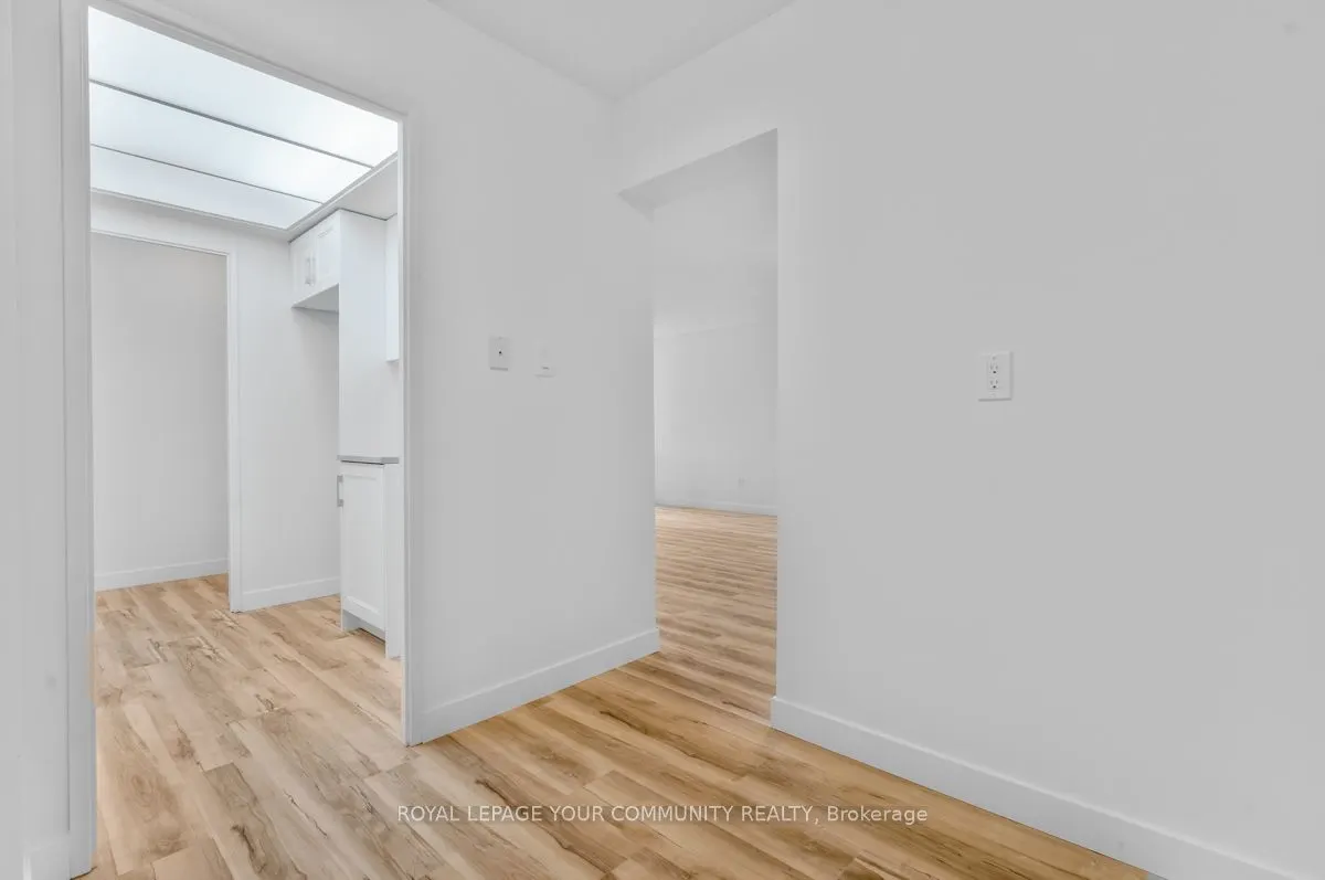 1535 Lakeshore Road E, #205