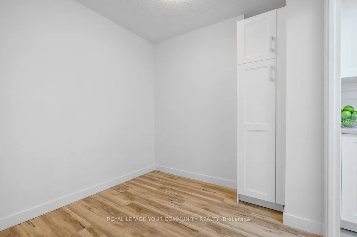 1535 Lakeshore Road E, #205