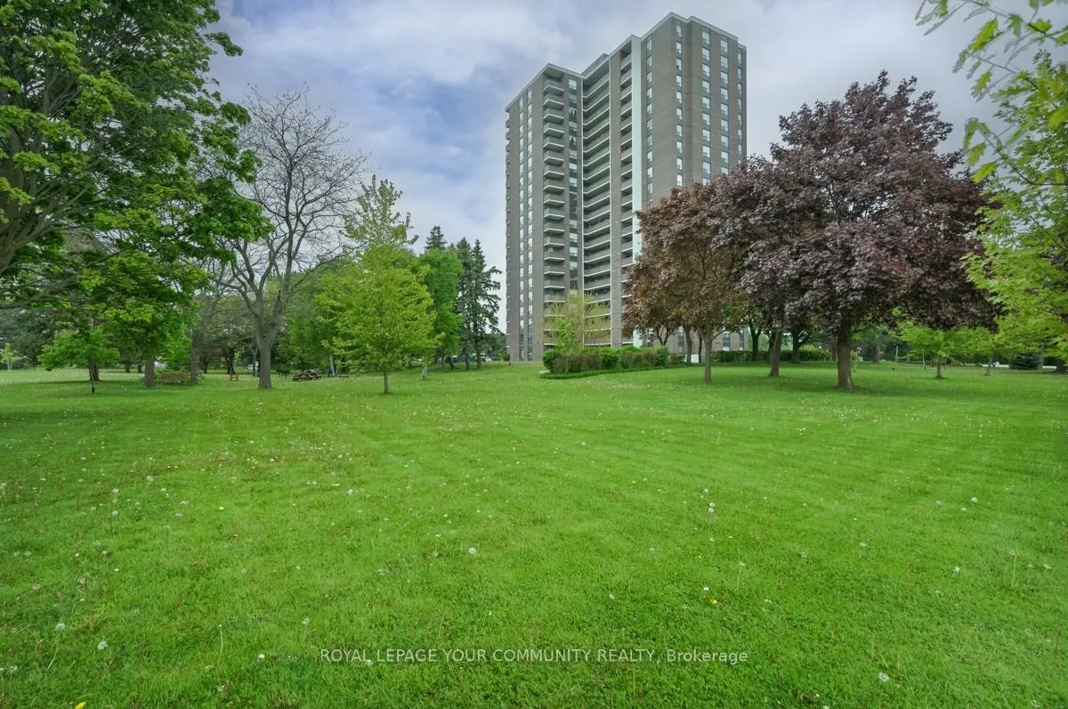 1535 Lakeshore Road E, #205