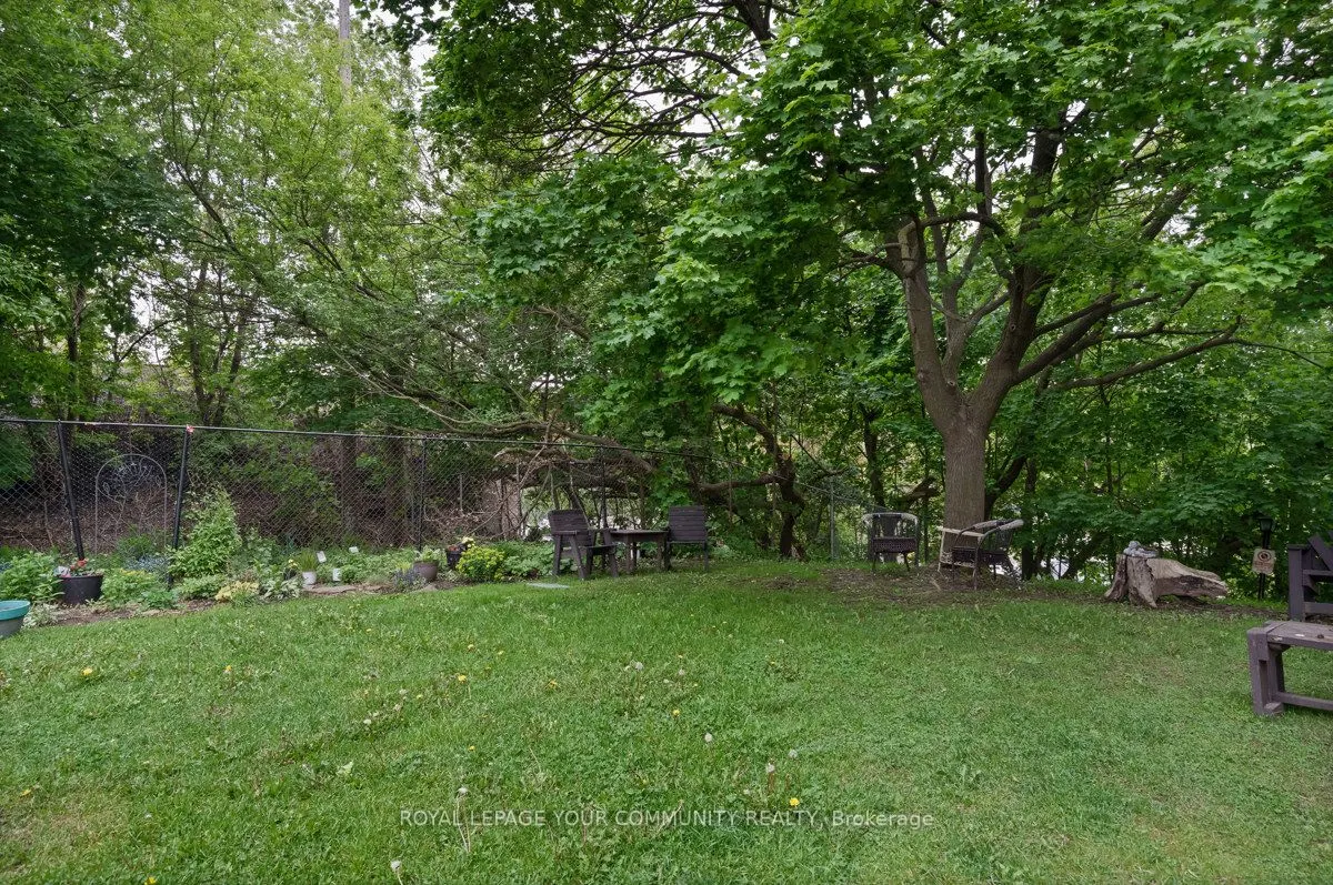 1535 Lakeshore Road E, #205