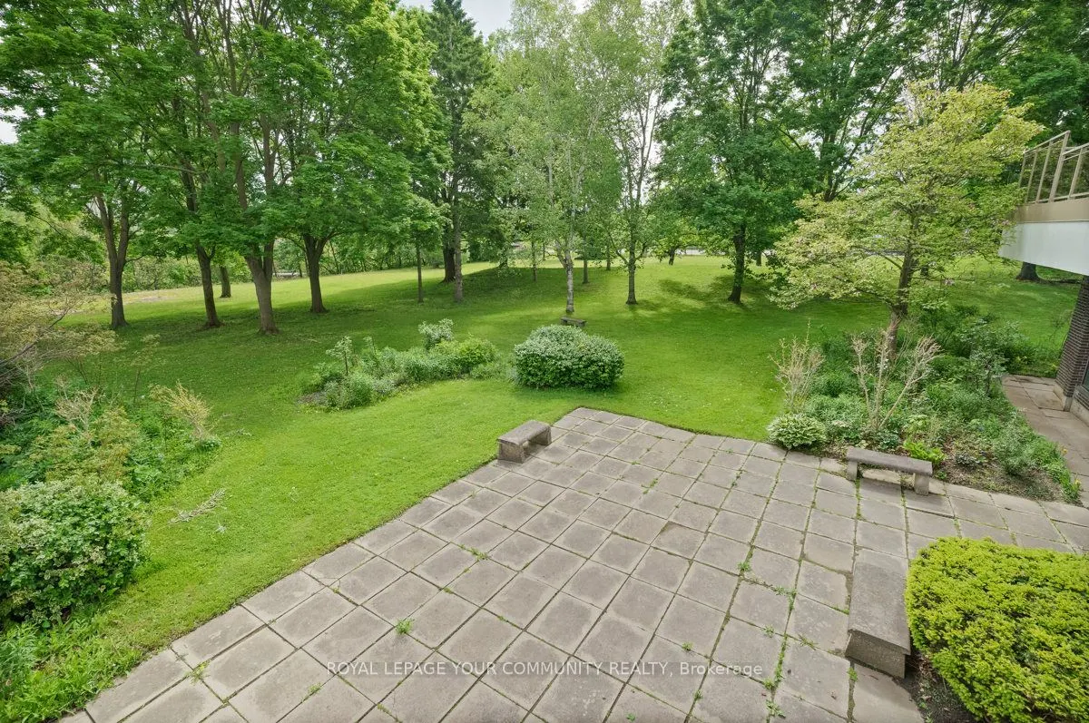 1535 Lakeshore Road E, #205