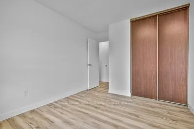1535 Lakeshore Road E, #205