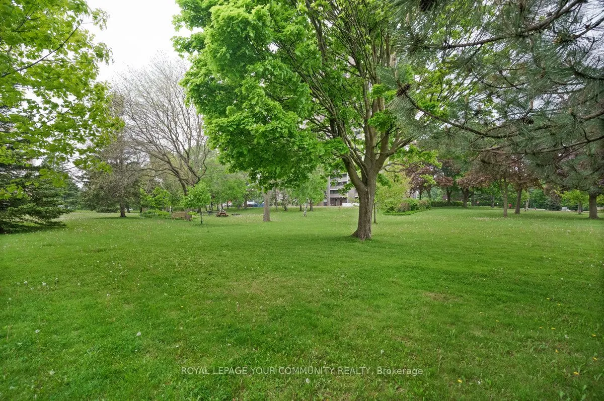 1535 Lakeshore Road E, #205