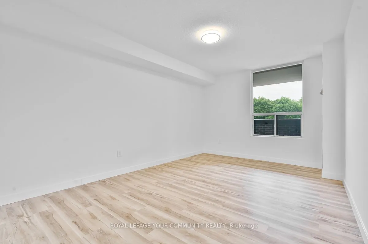 1535 Lakeshore Road E, #205