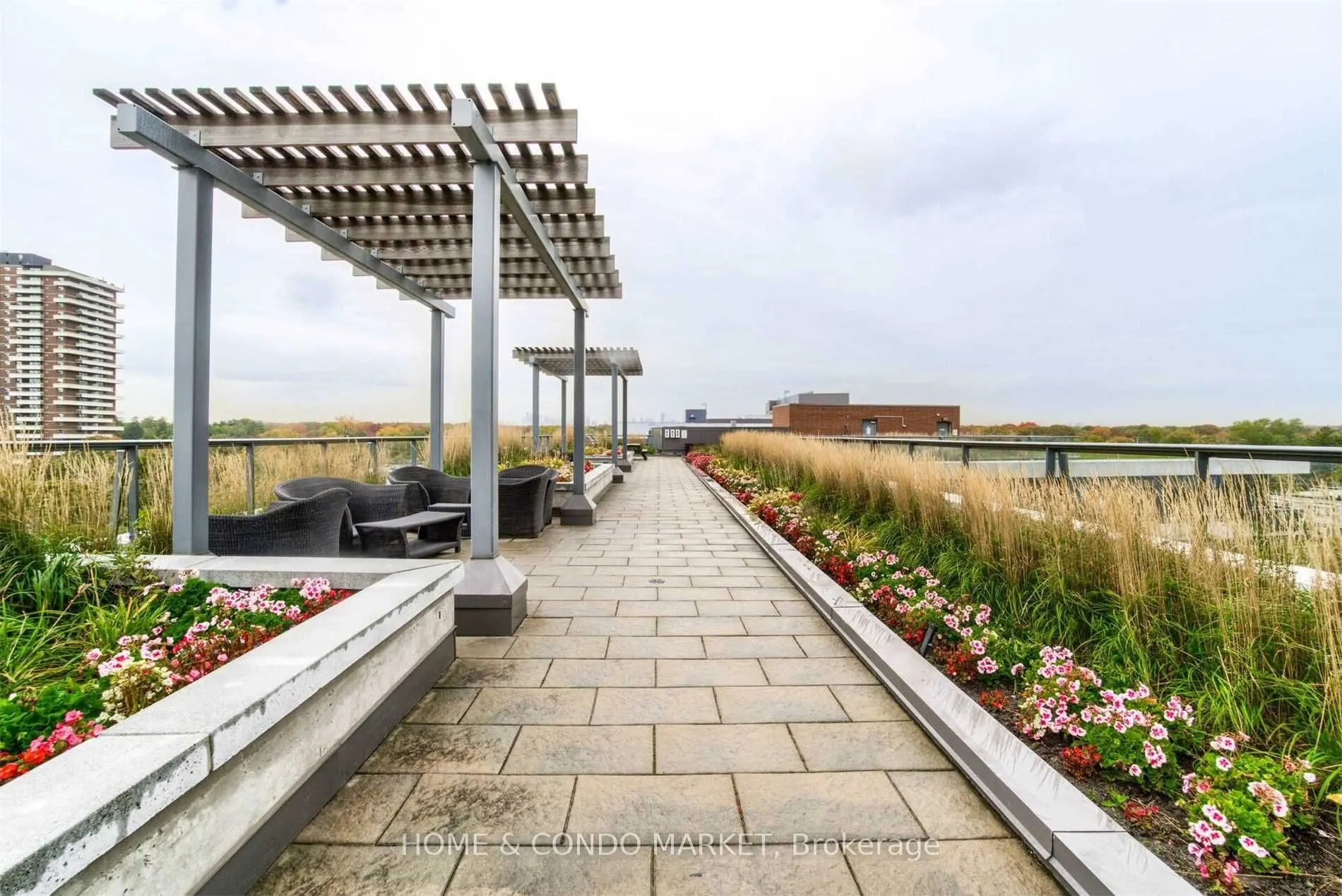 1 Hurontario Street, #315
