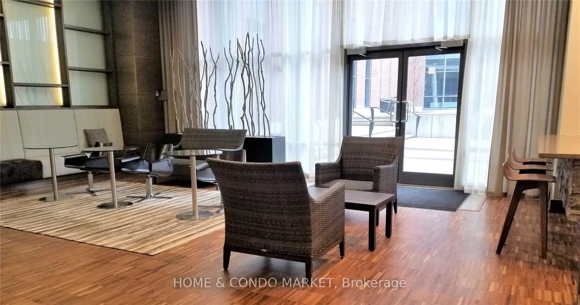 1 Hurontario Street, #315