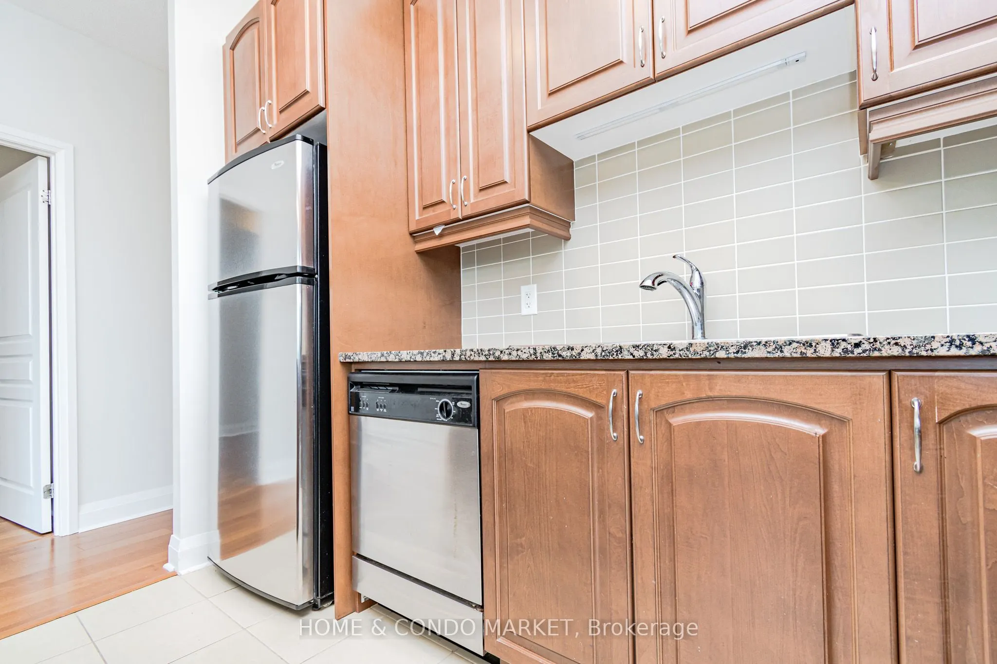 1 Hurontario Street, #315