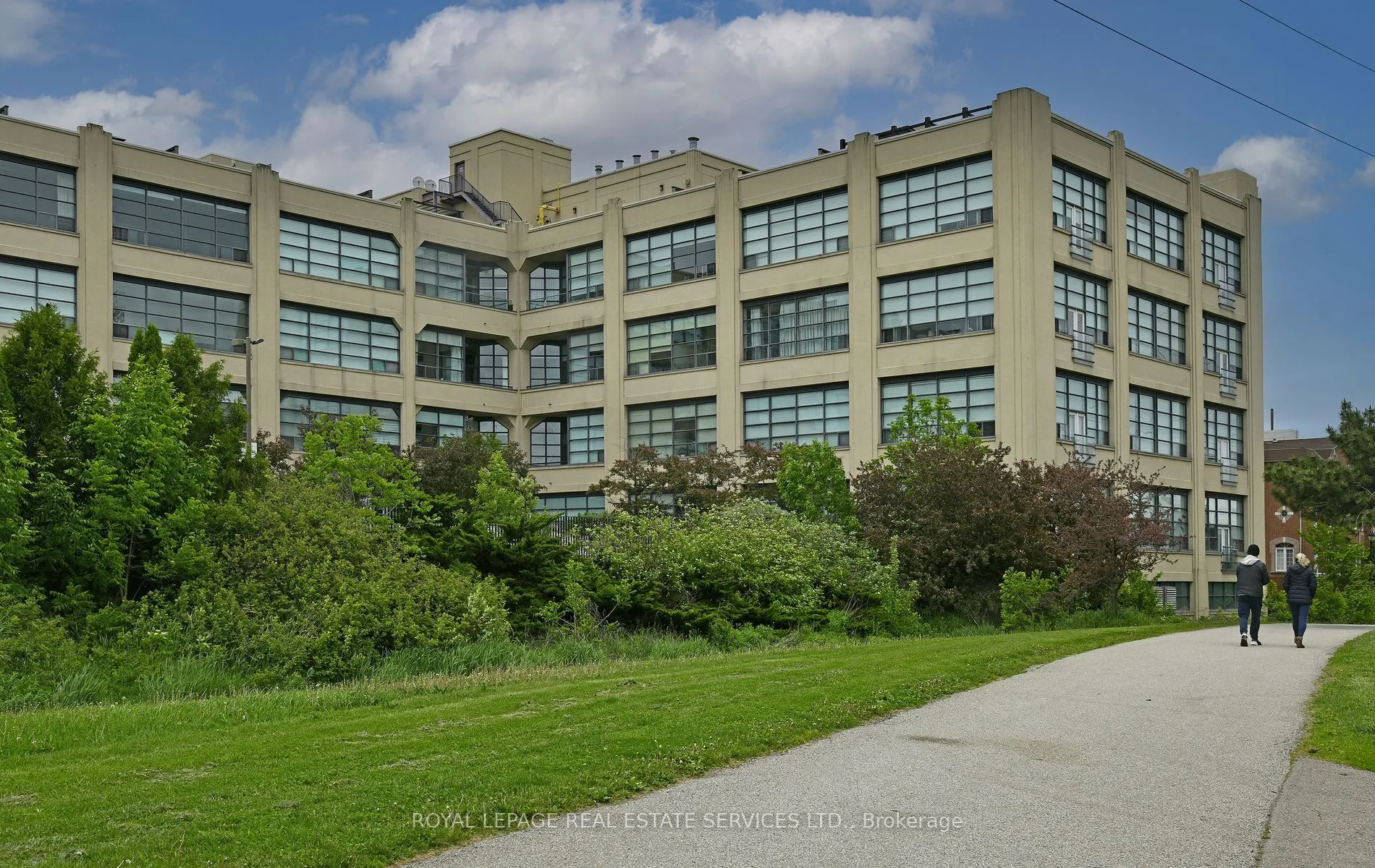 1001 Roselawn Avenue, #205