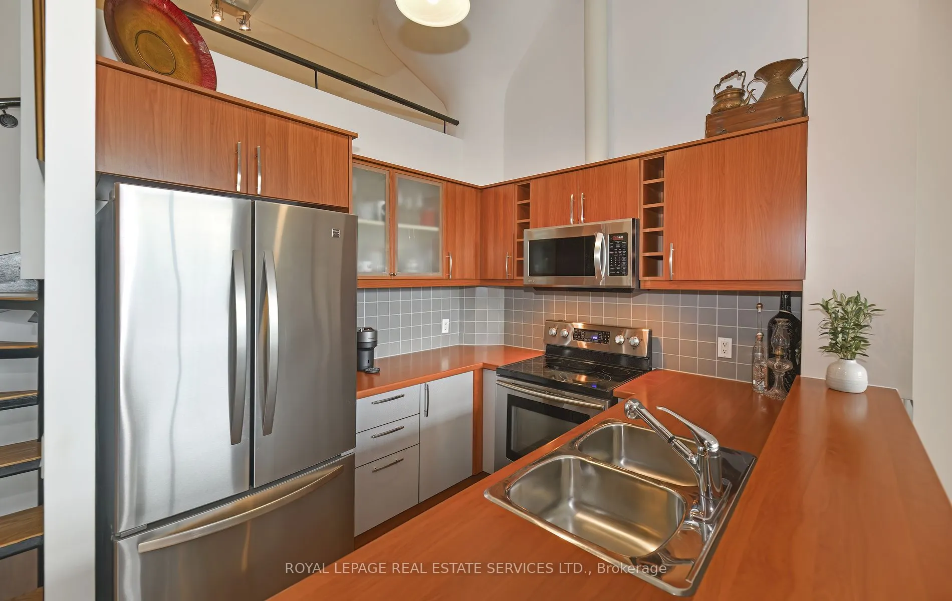 1001 Roselawn Avenue, #205